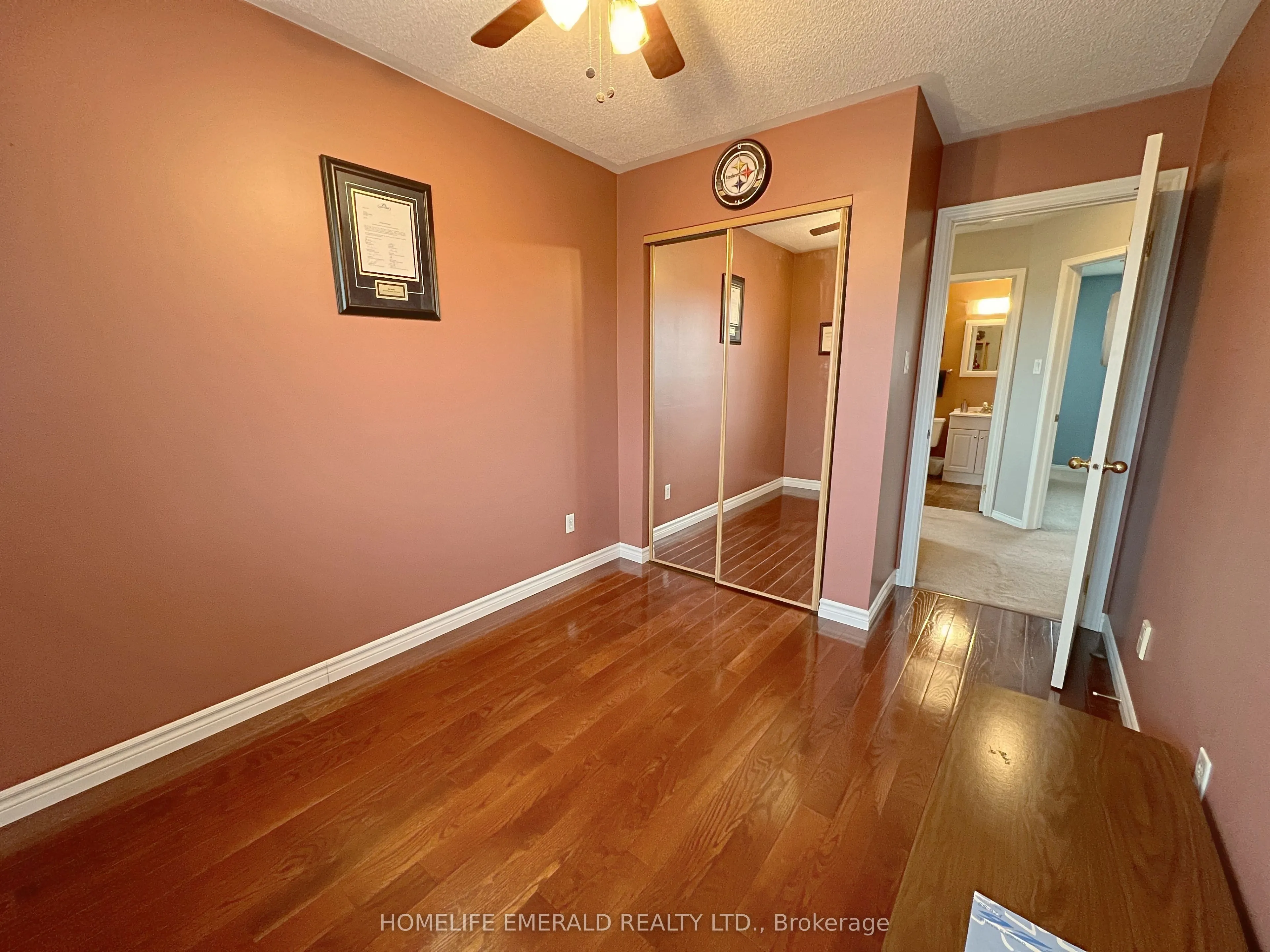 1 Potter Crescent