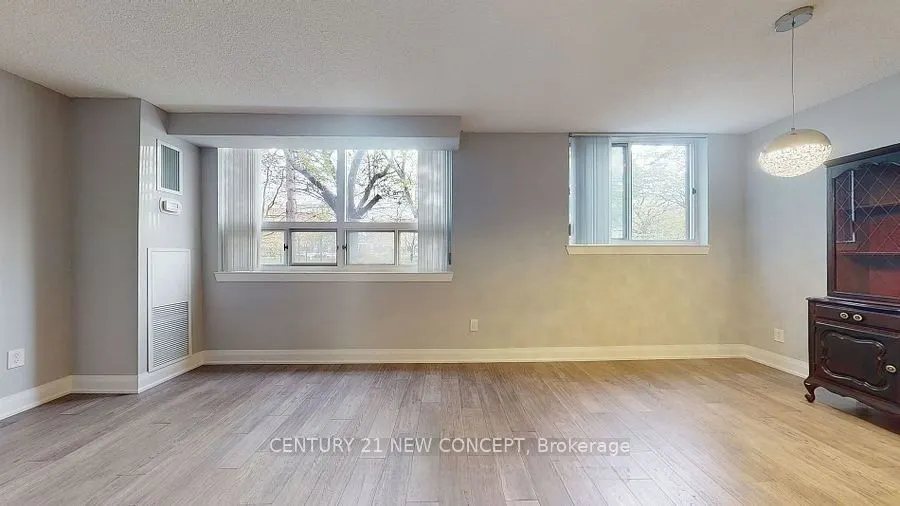 7451 Yonge Street, #101