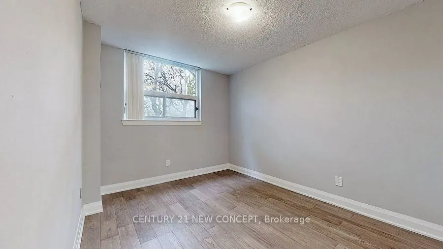 7451 Yonge Street, #101