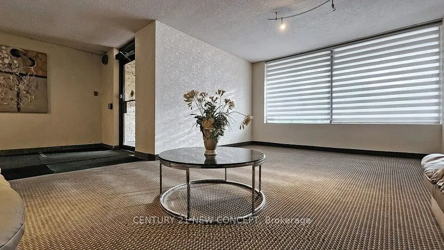 7451 Yonge Street, #101