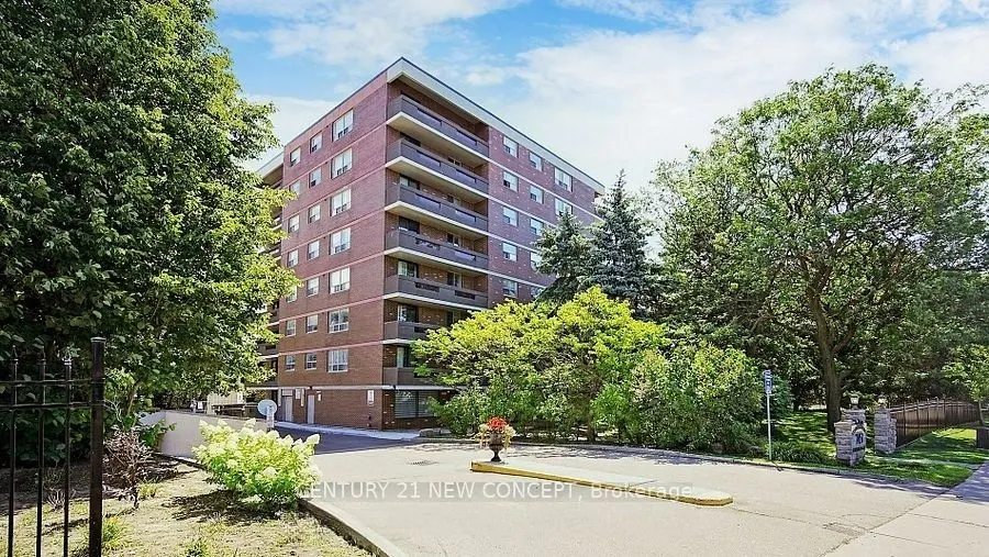7451 Yonge Street, #101