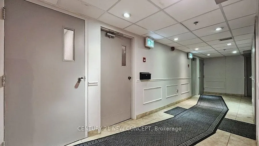 7451 Yonge Street, #101