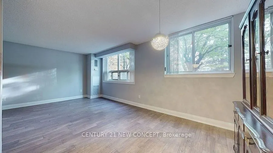 7451 Yonge Street, #101