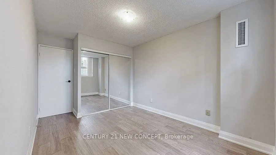 7451 Yonge Street, #101