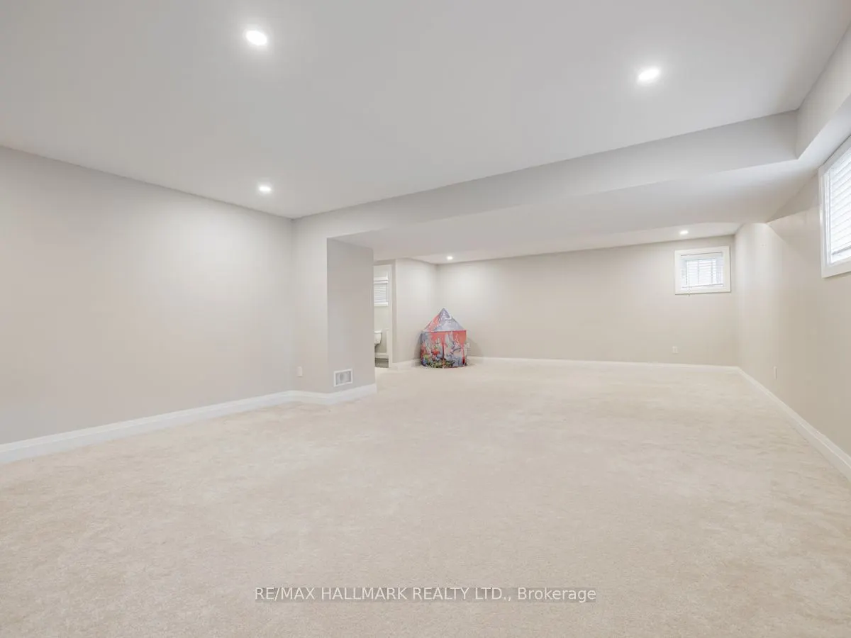 1538 Farrow Crescent
