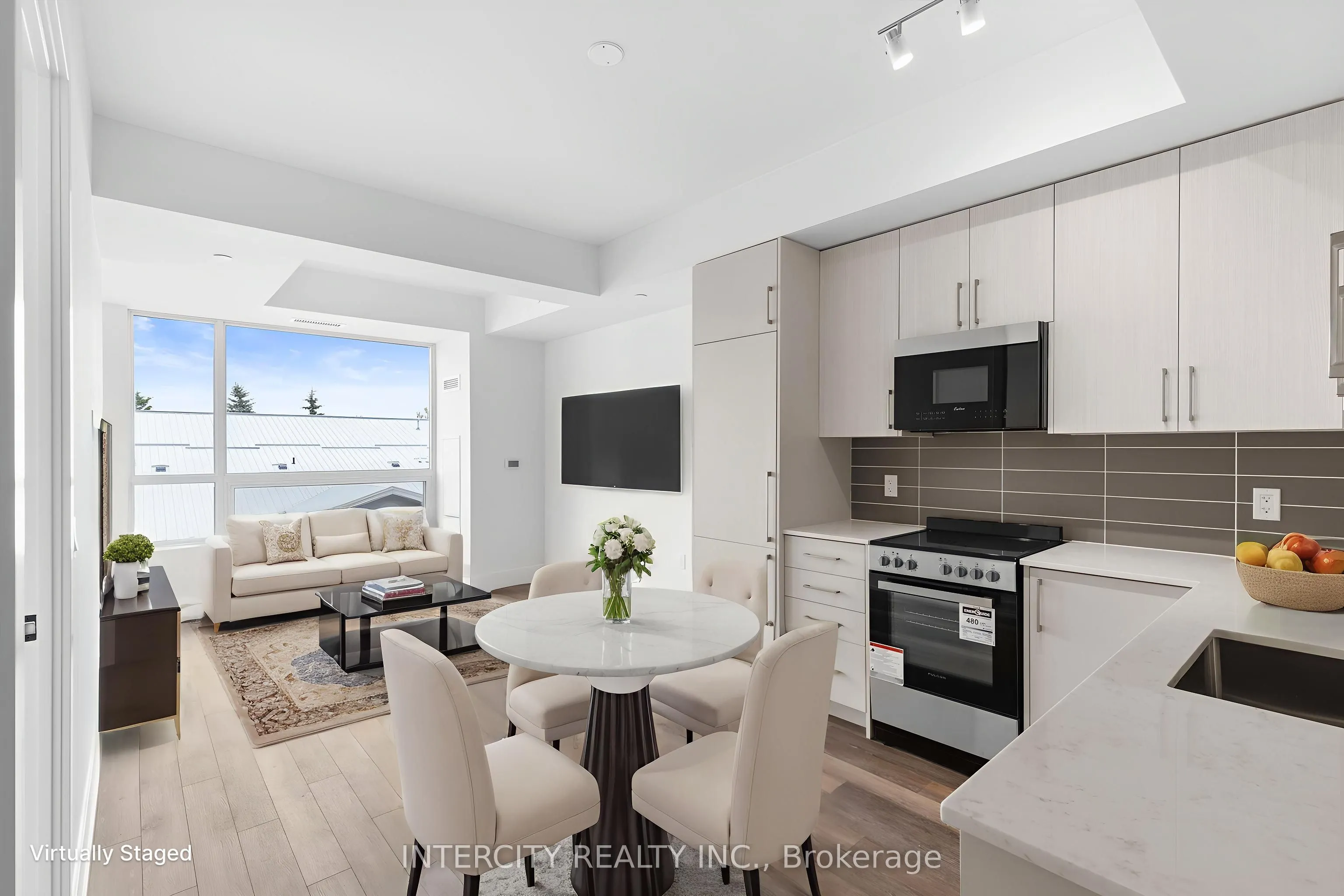 2075 King Road, #243