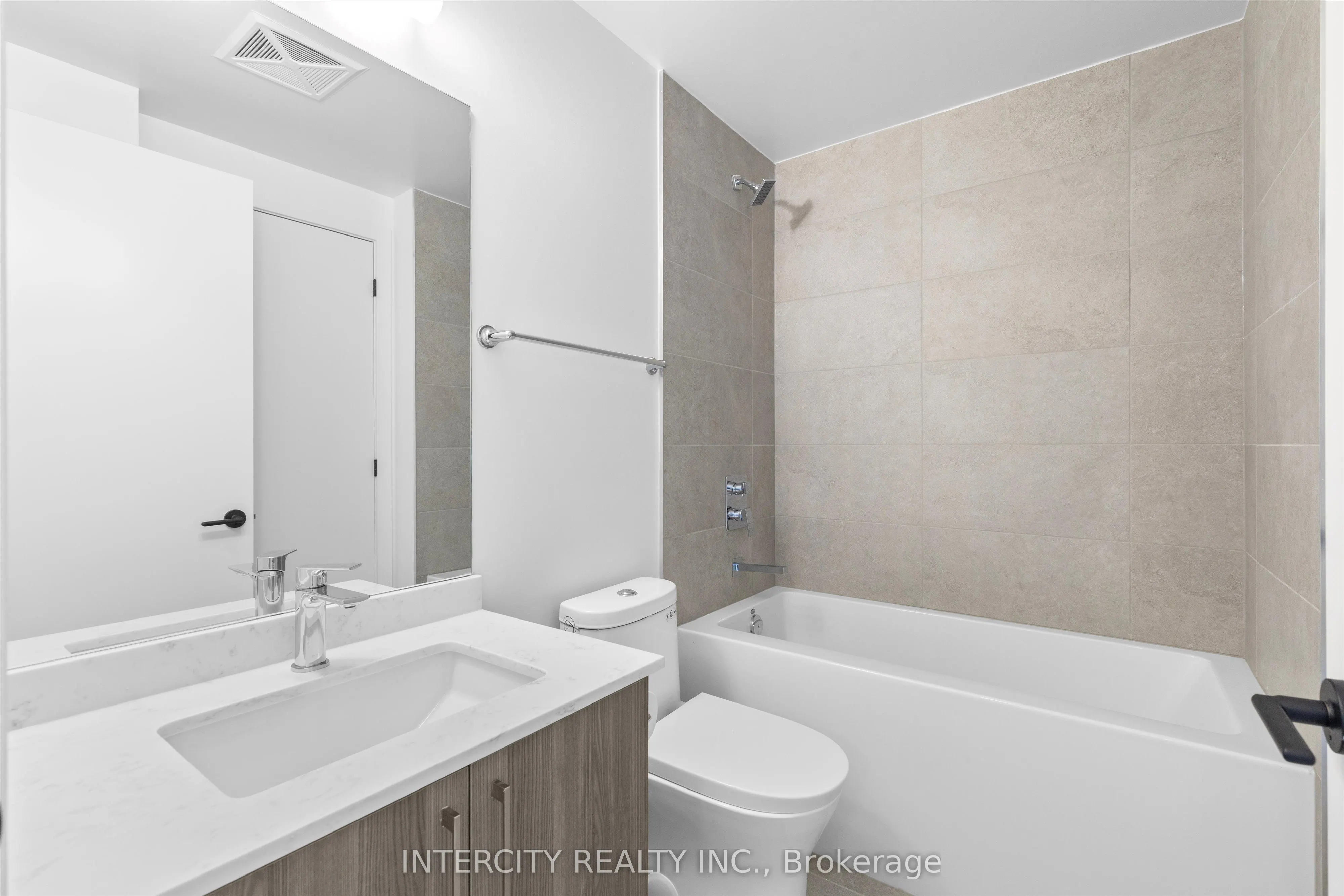 2075 King Road, #243