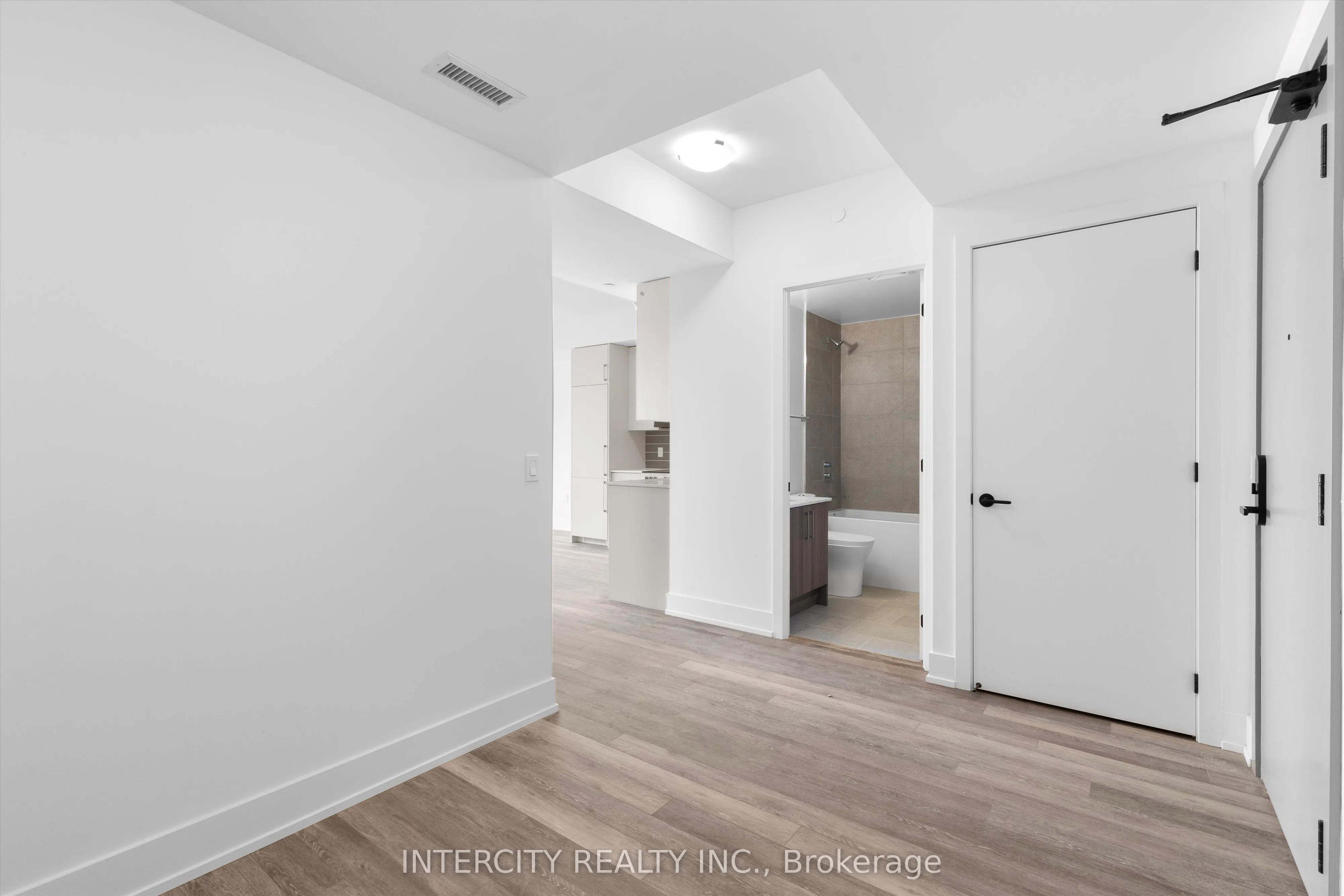 2075 King Road, #243