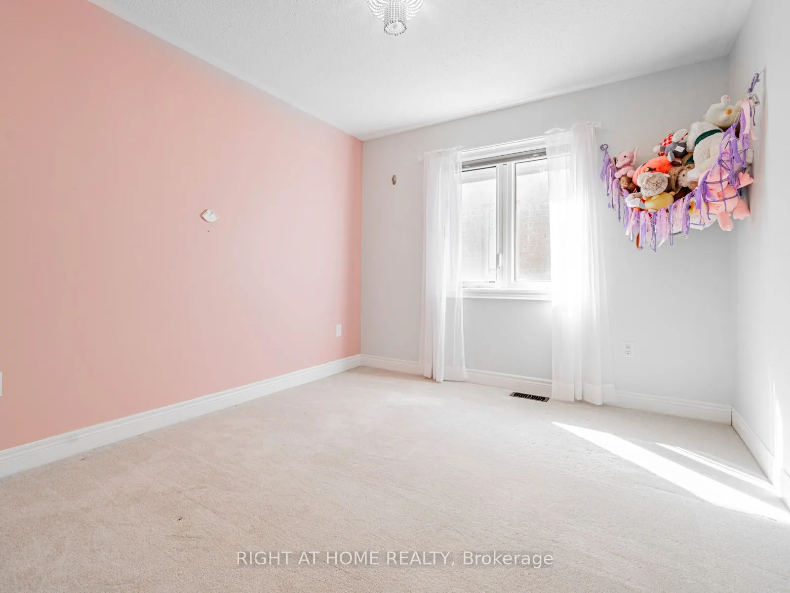 214 Stevenson Crescent
