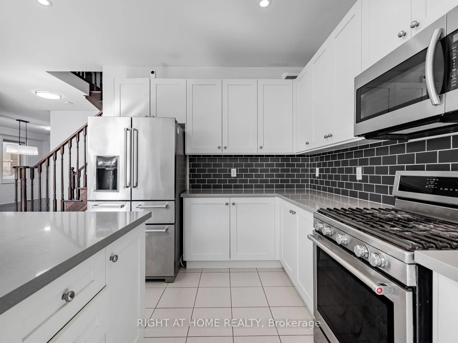 214 Stevenson Crescent