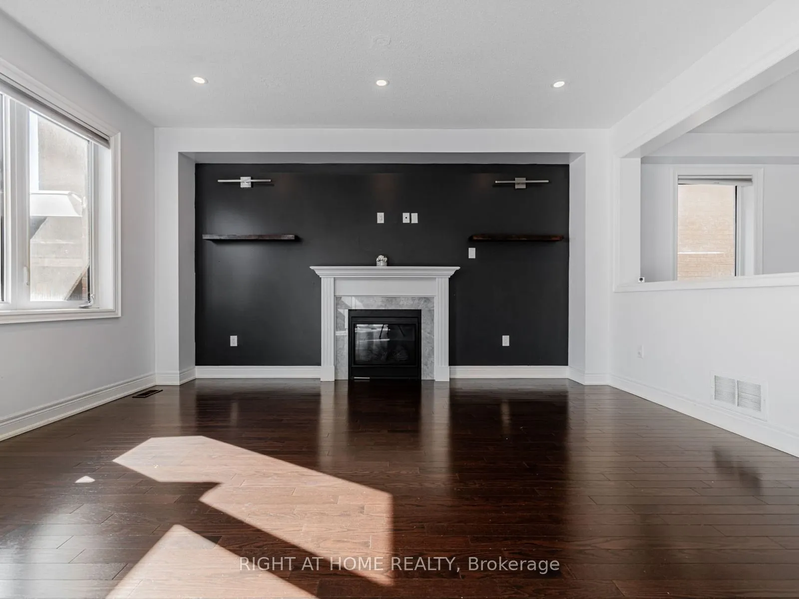 214 Stevenson Crescent