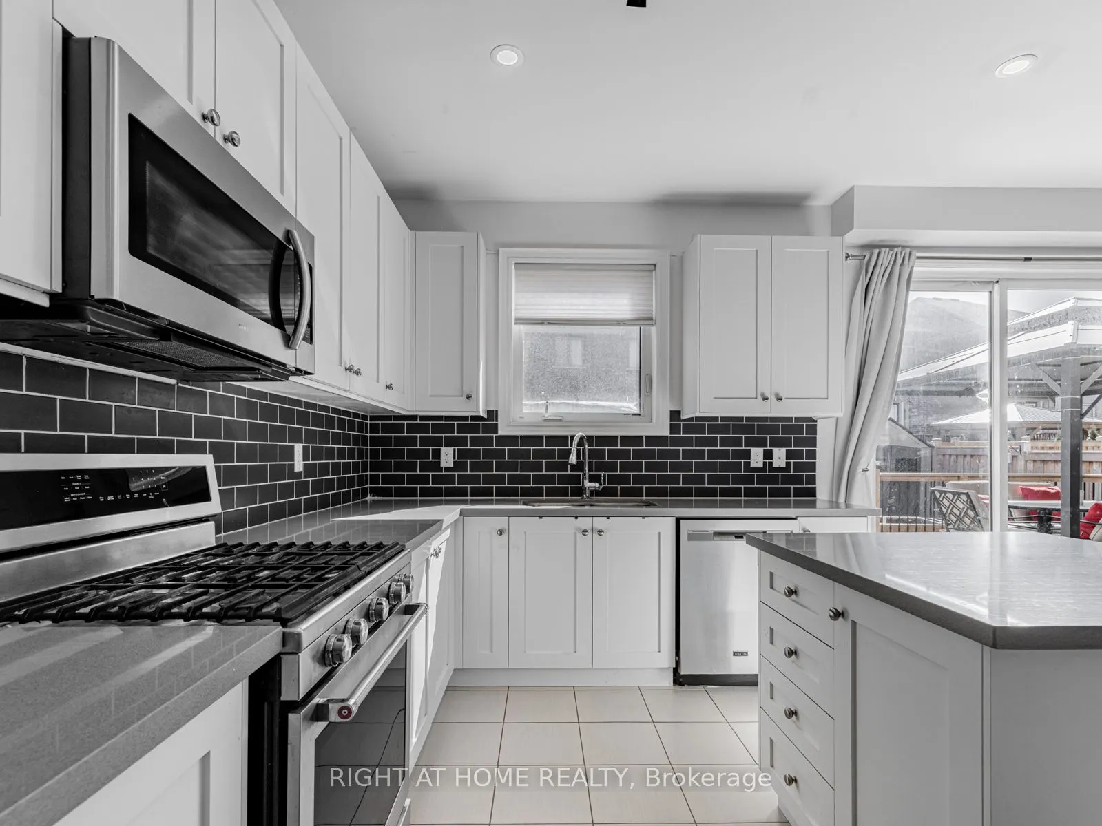 214 Stevenson Crescent