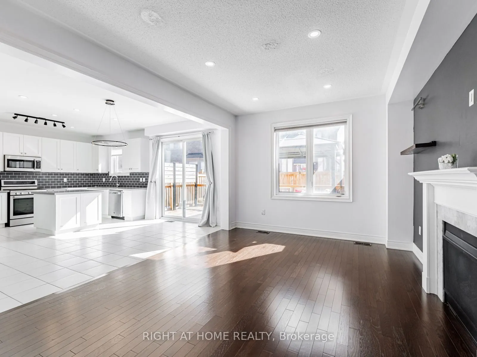 214 Stevenson Crescent