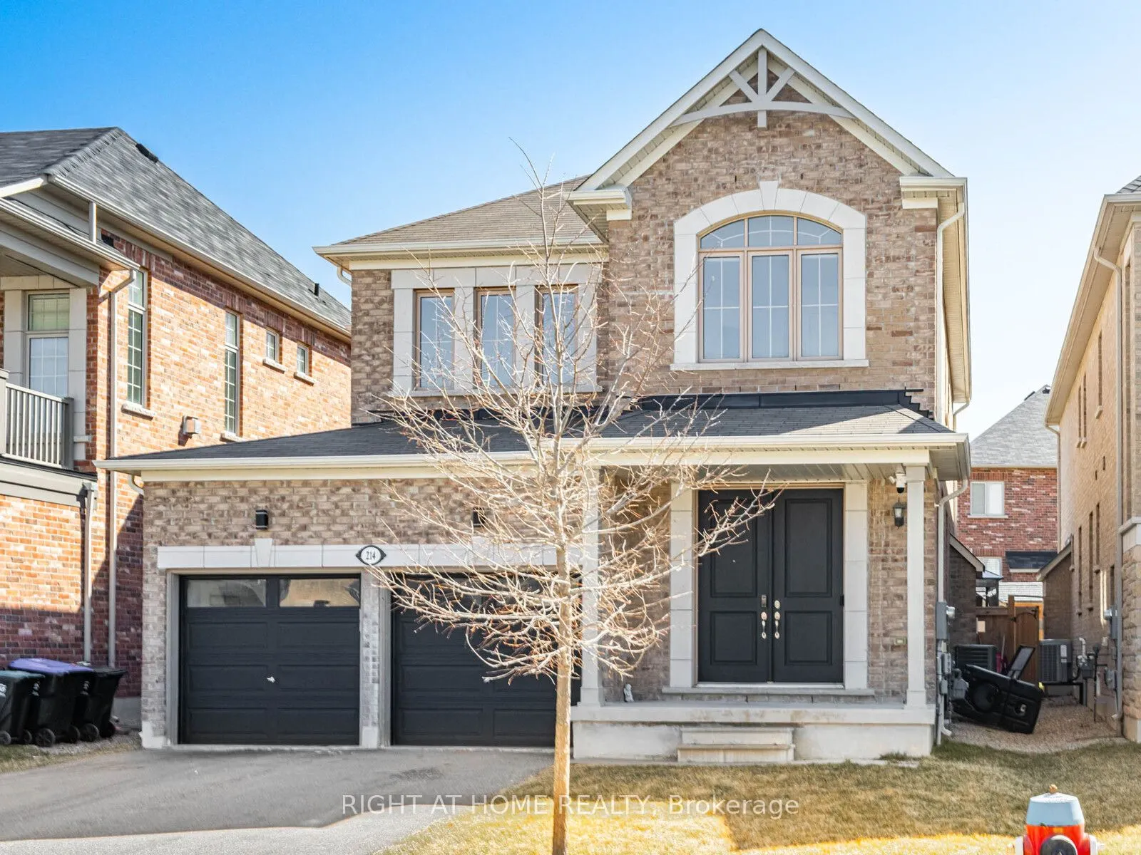 214 Stevenson Crescent