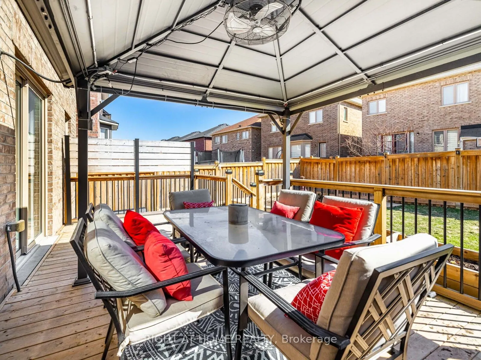 214 Stevenson Crescent