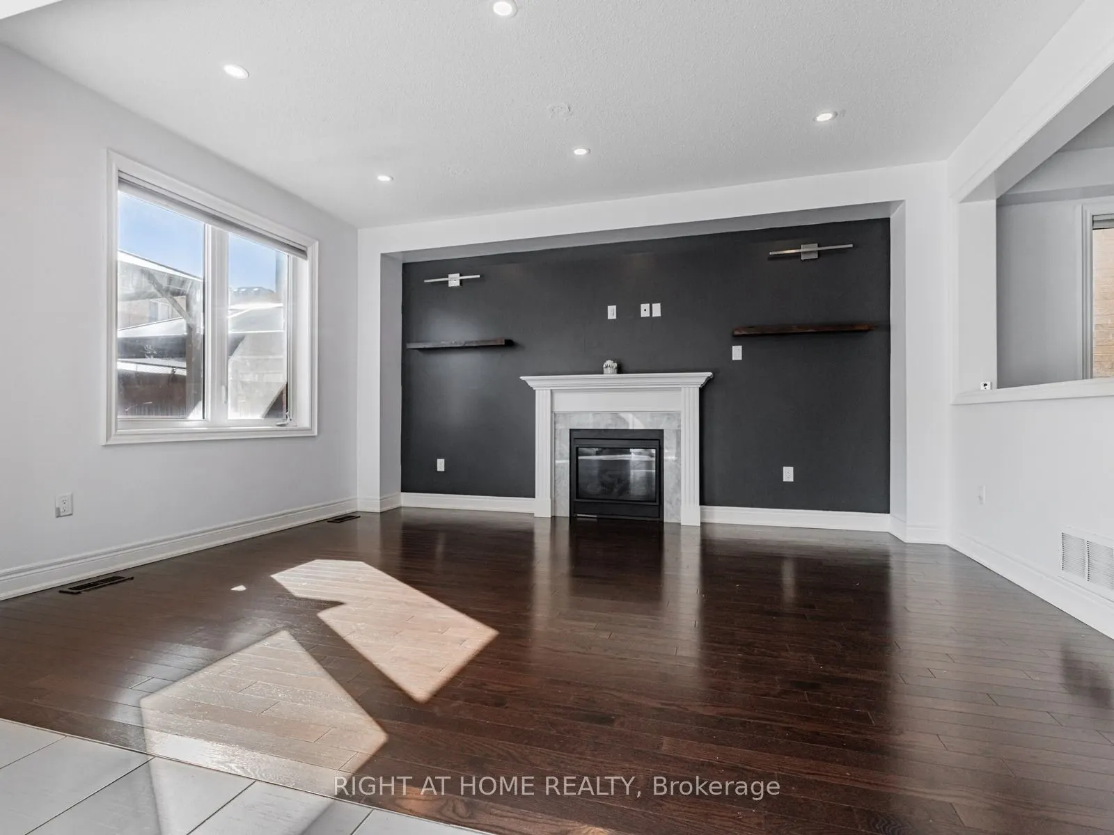 214 Stevenson Crescent