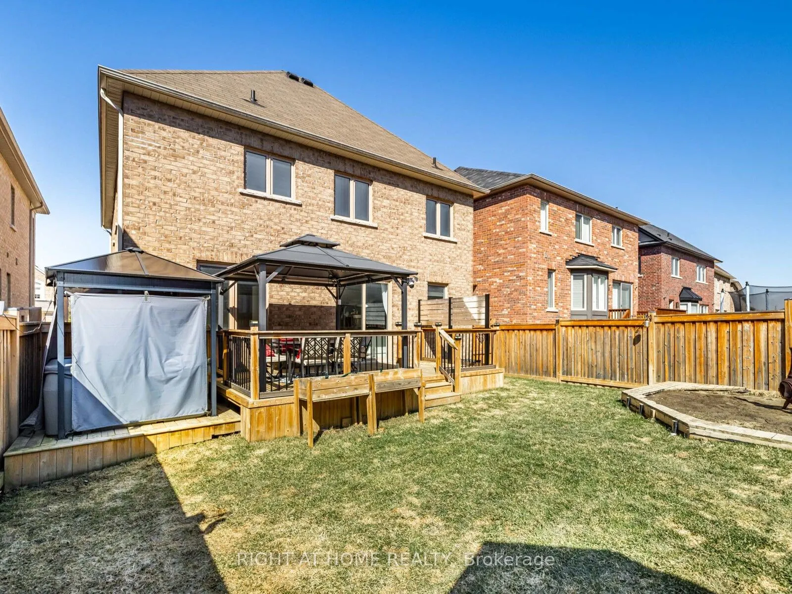 214 Stevenson Crescent