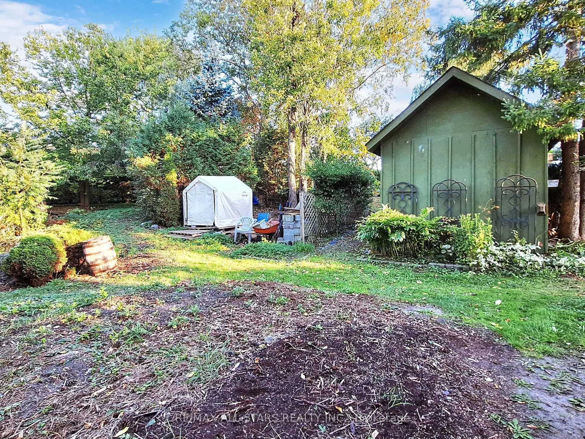 40 Riverglen Drive
