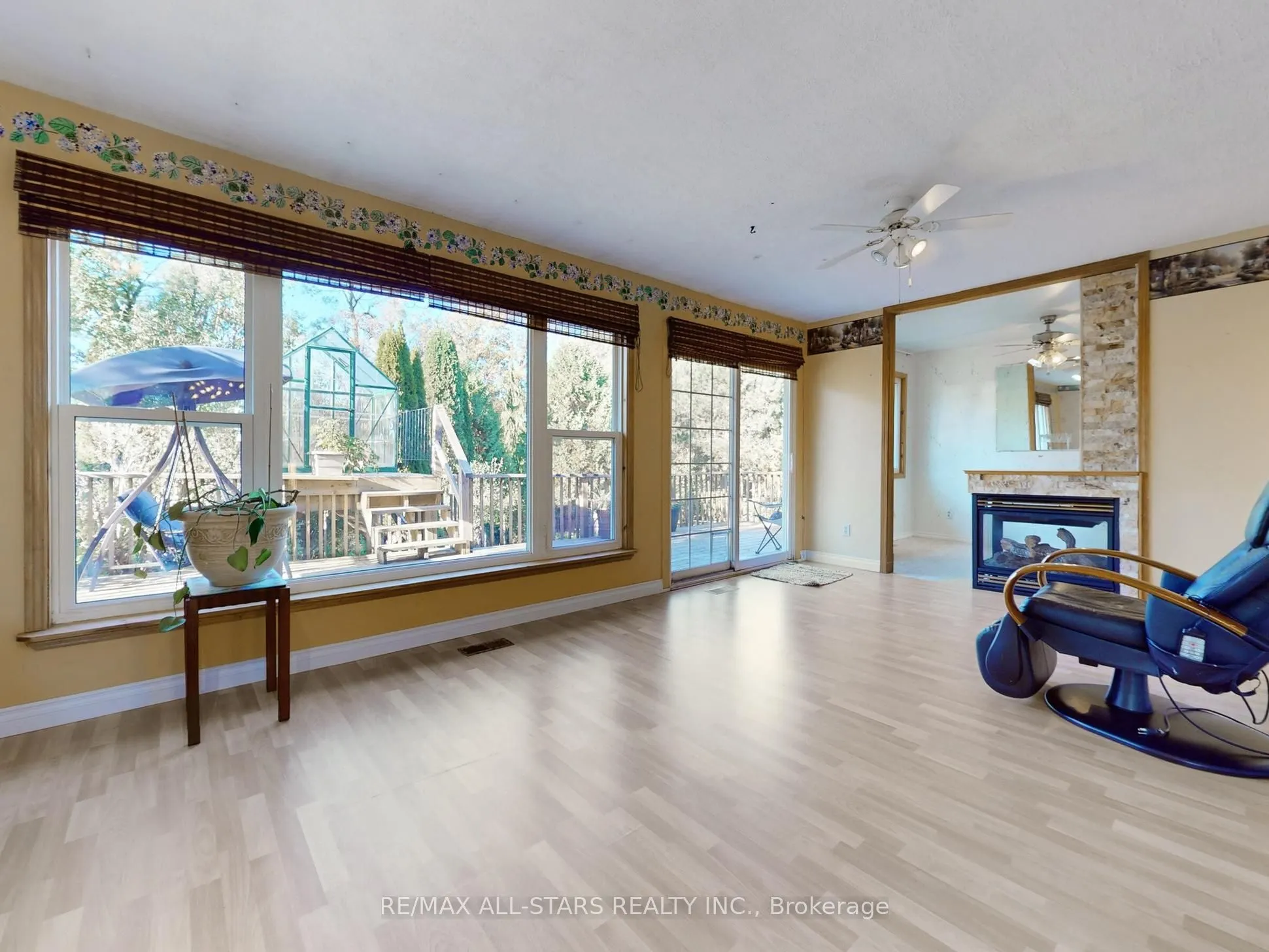 40 Riverglen Drive