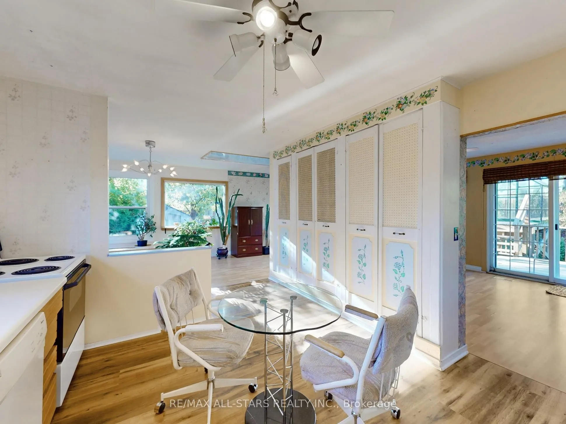 40 Riverglen Drive