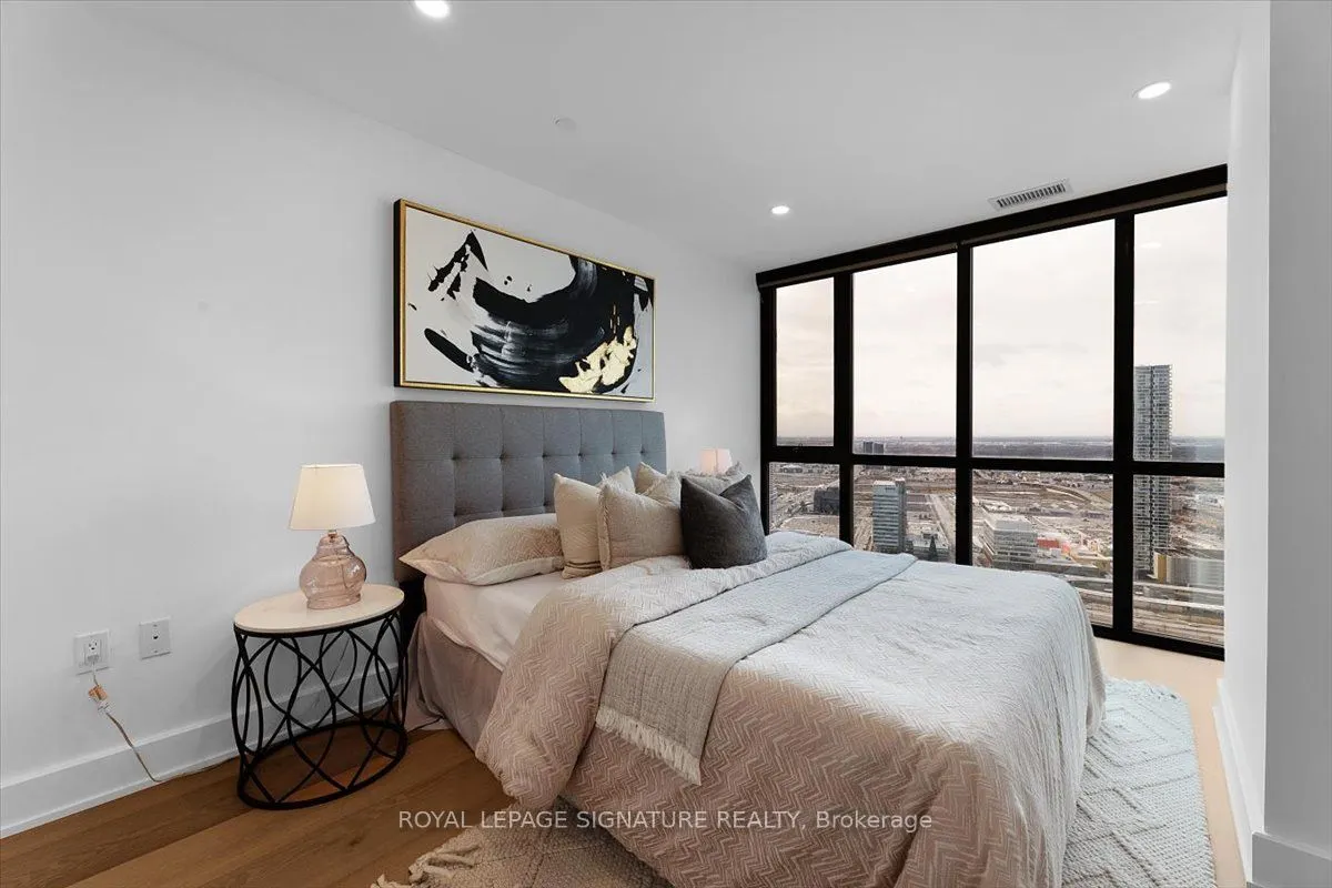2916 Highway 7 Road, #3805