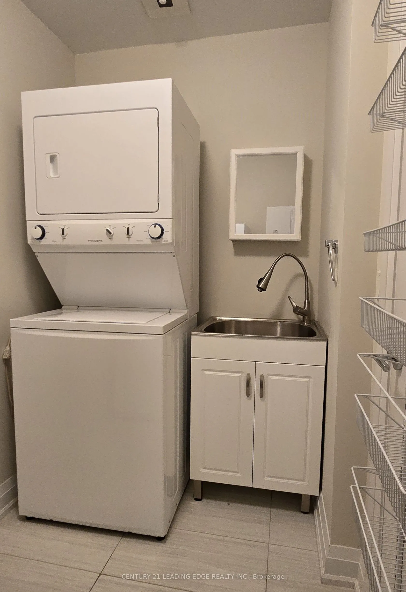 7 BOND Crescent, #325