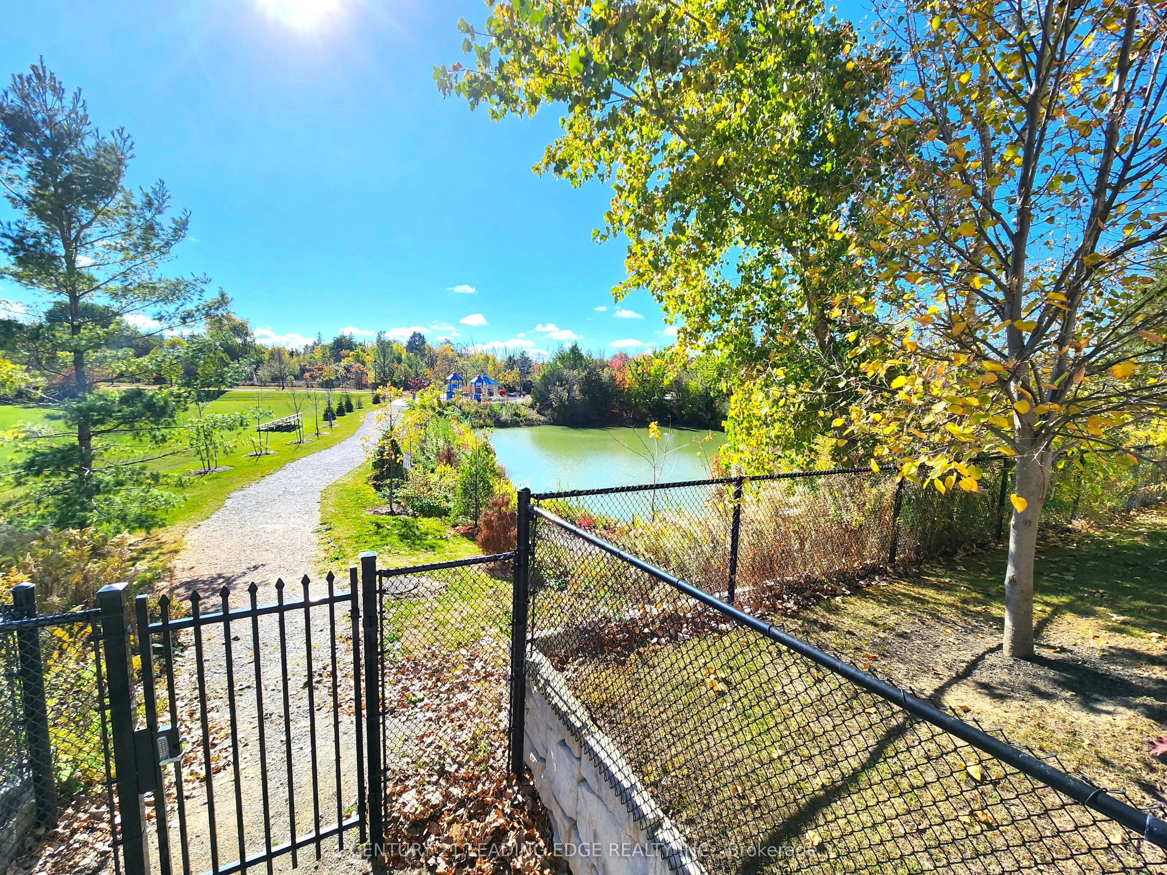 7 BOND Crescent, #325