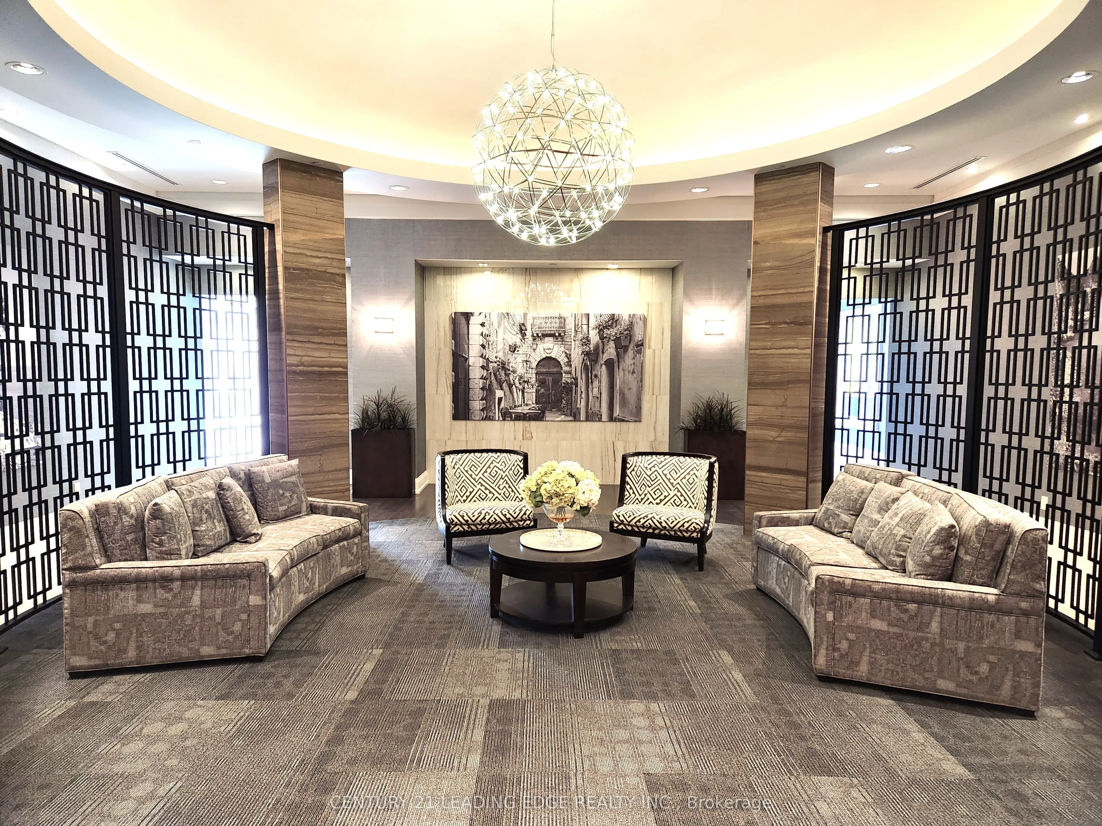 7 BOND Crescent, #325