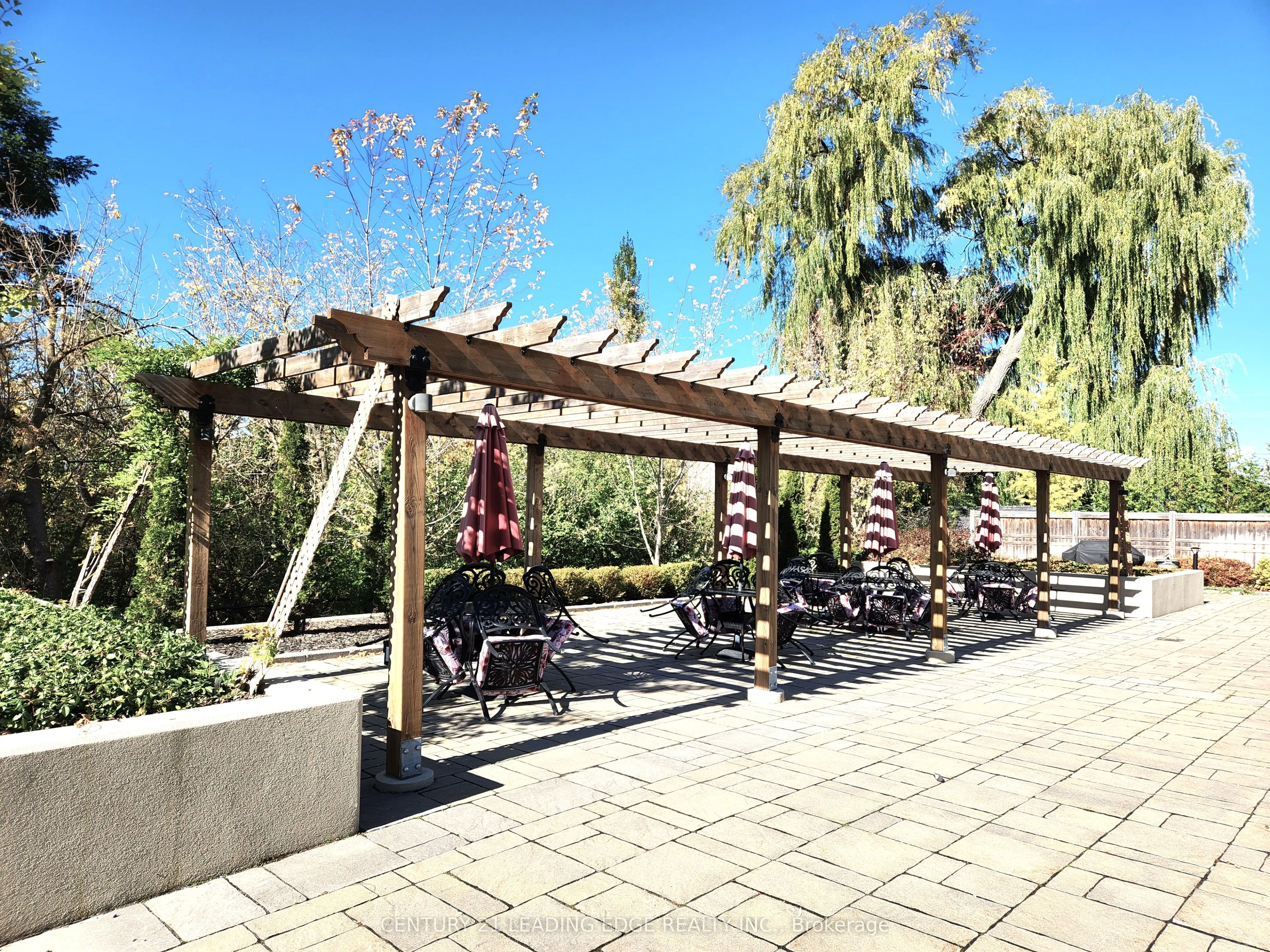 7 BOND Crescent, #325