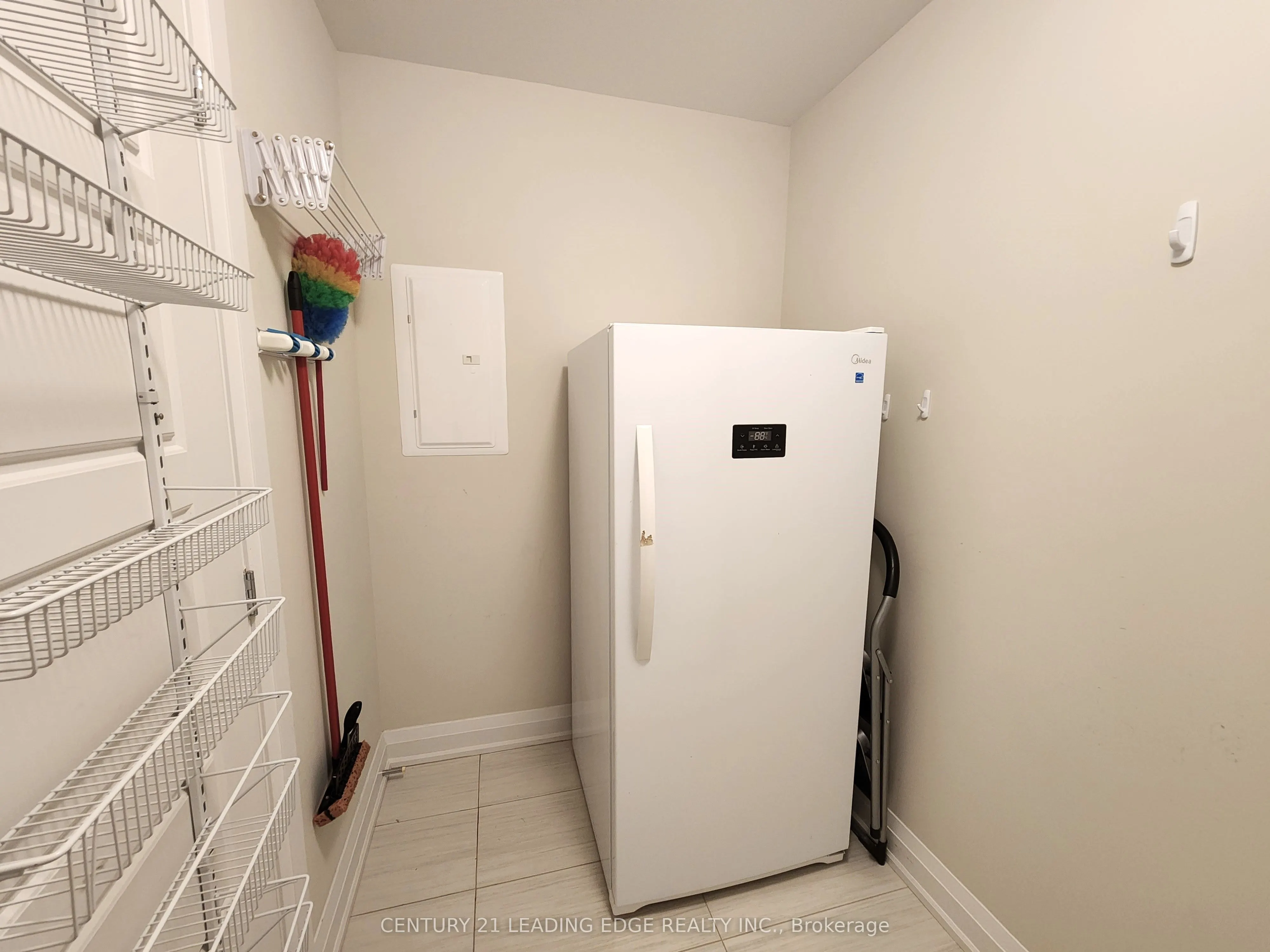 7 BOND Crescent, #325