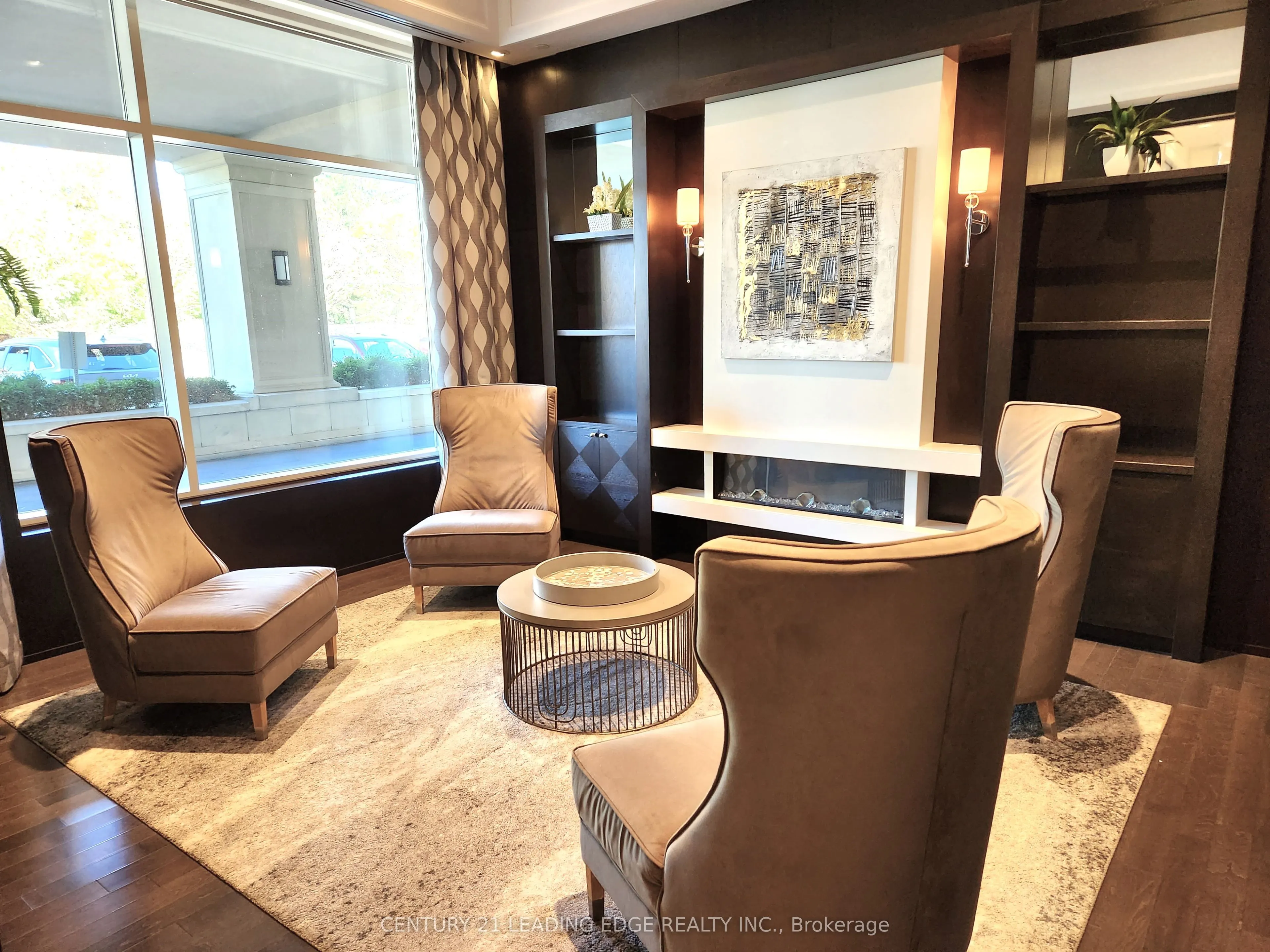 7 BOND Crescent, #325