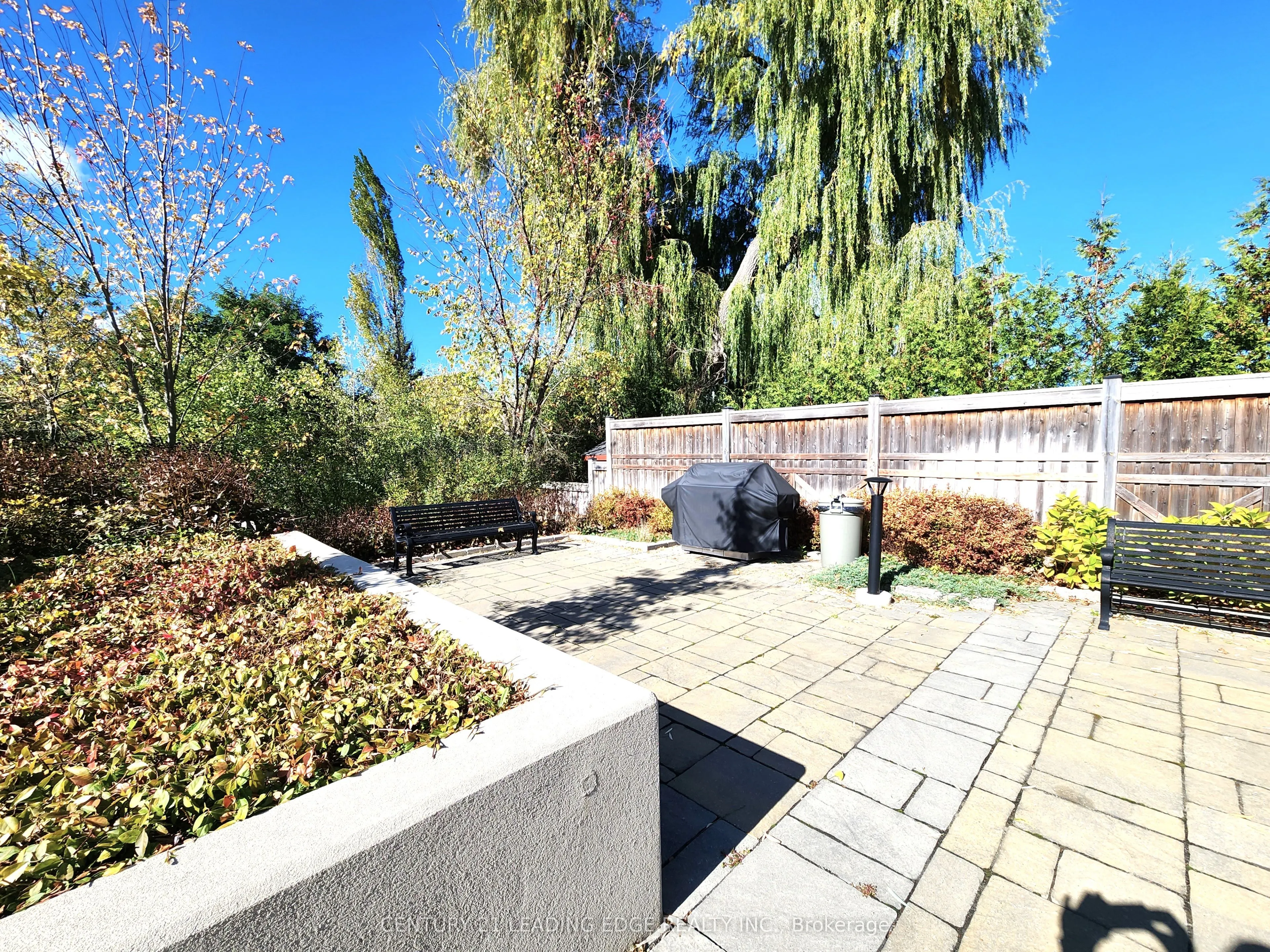 7 BOND Crescent, #325
