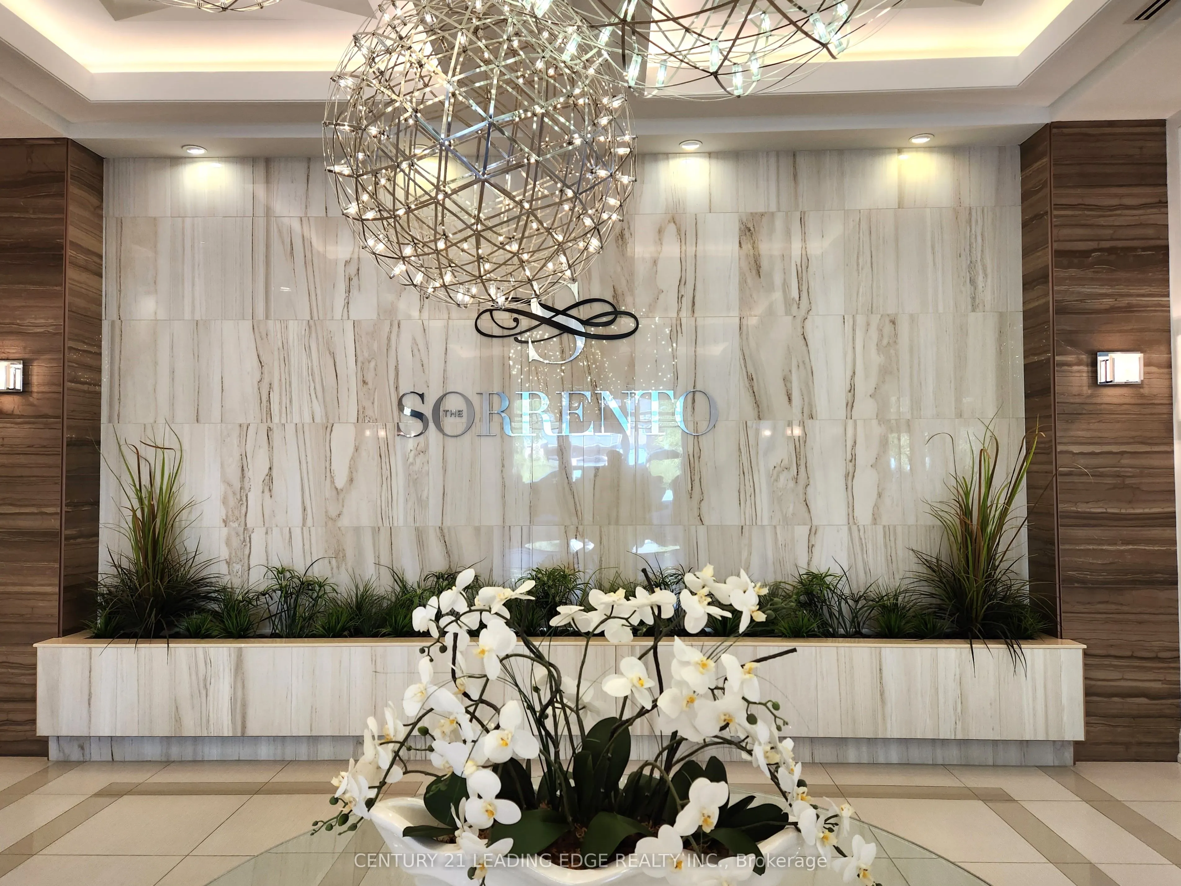 7 BOND Crescent, #325