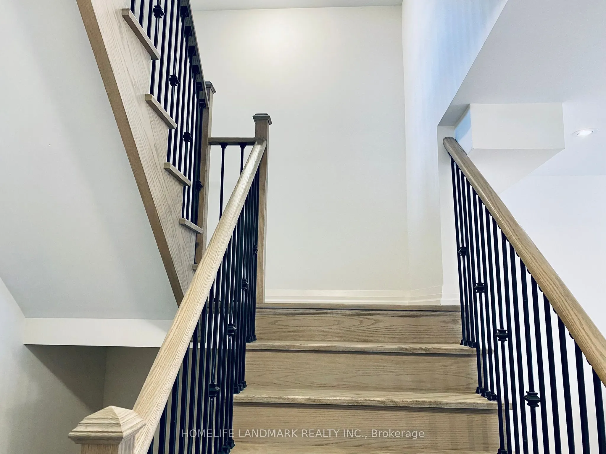 33 George Kirby Street