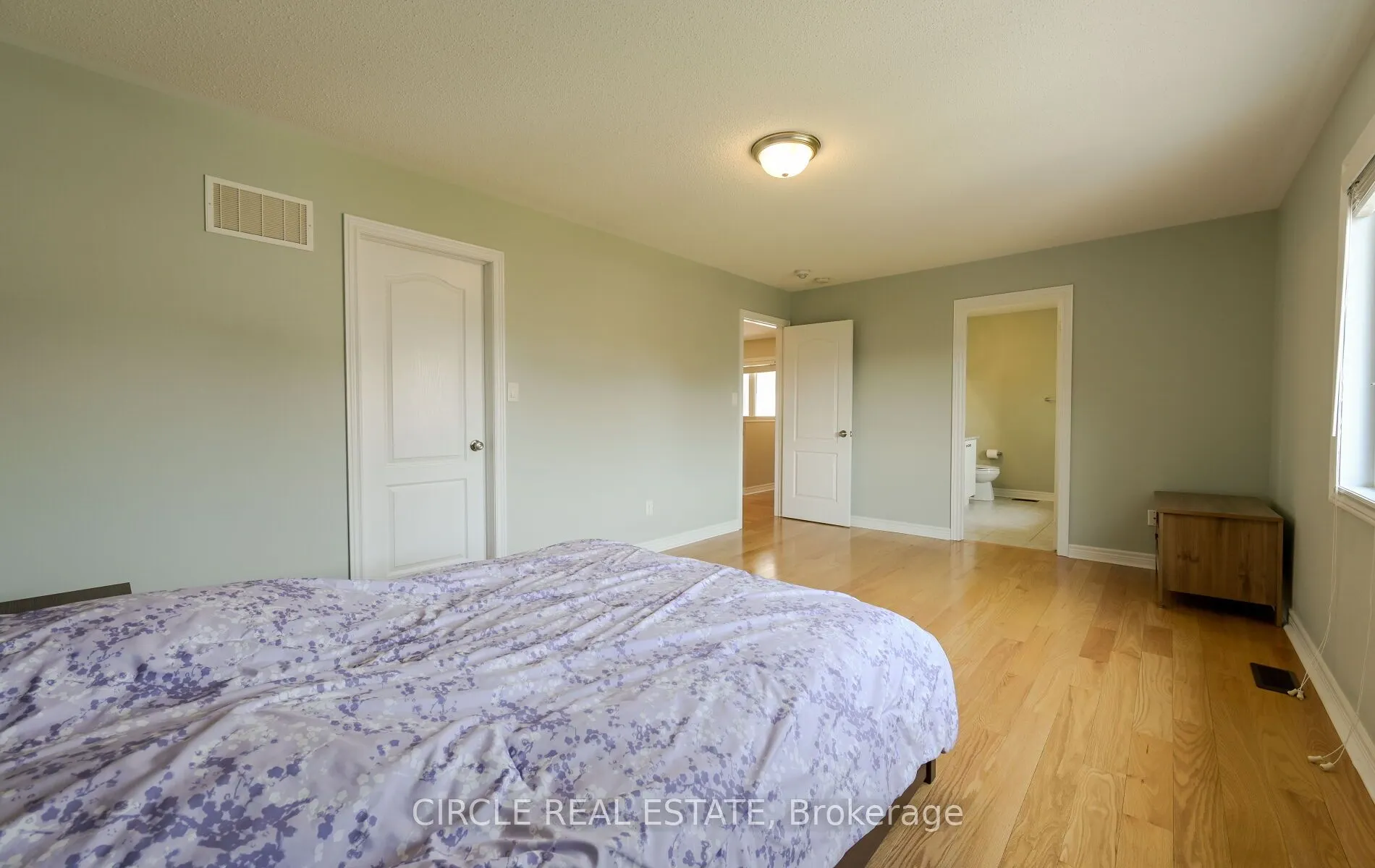 166 Sharpe Crescent