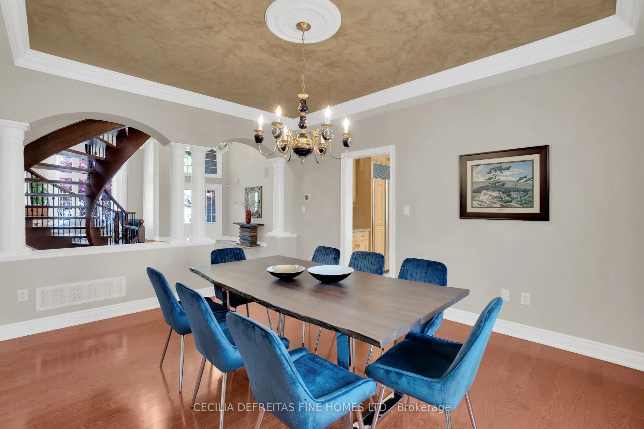 173 Polo Crescent