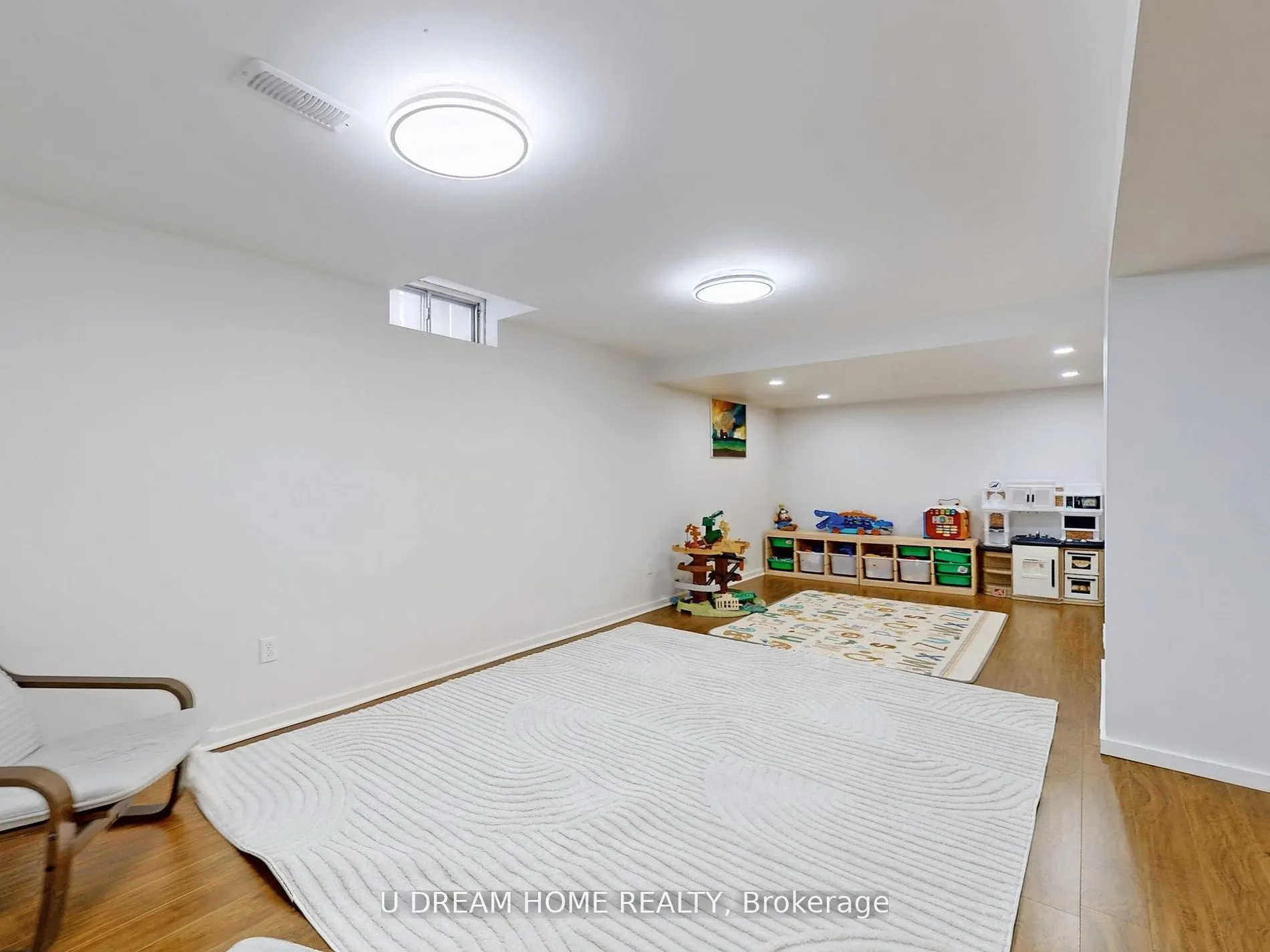 84 Autumn Way