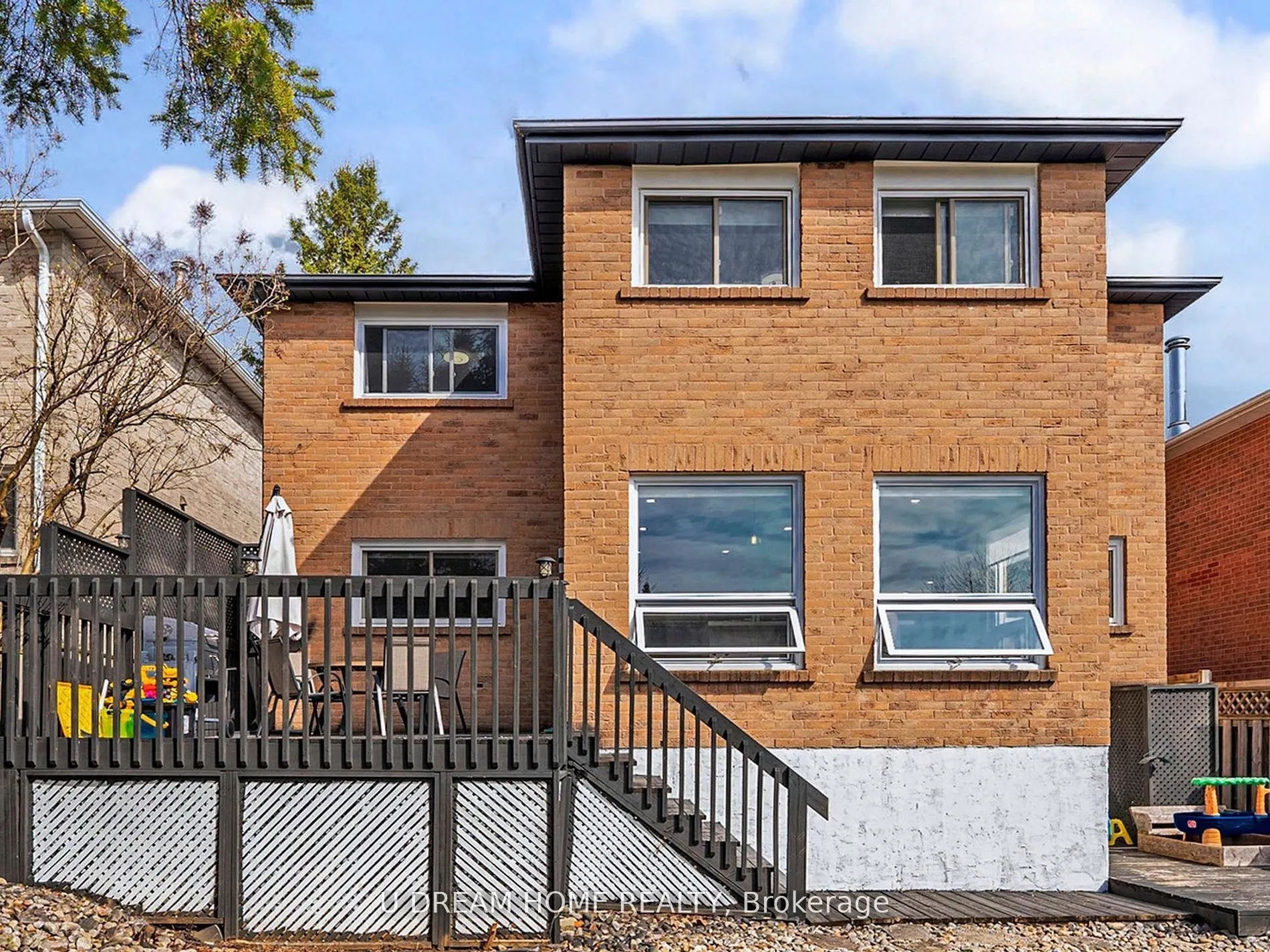 84 Autumn Way