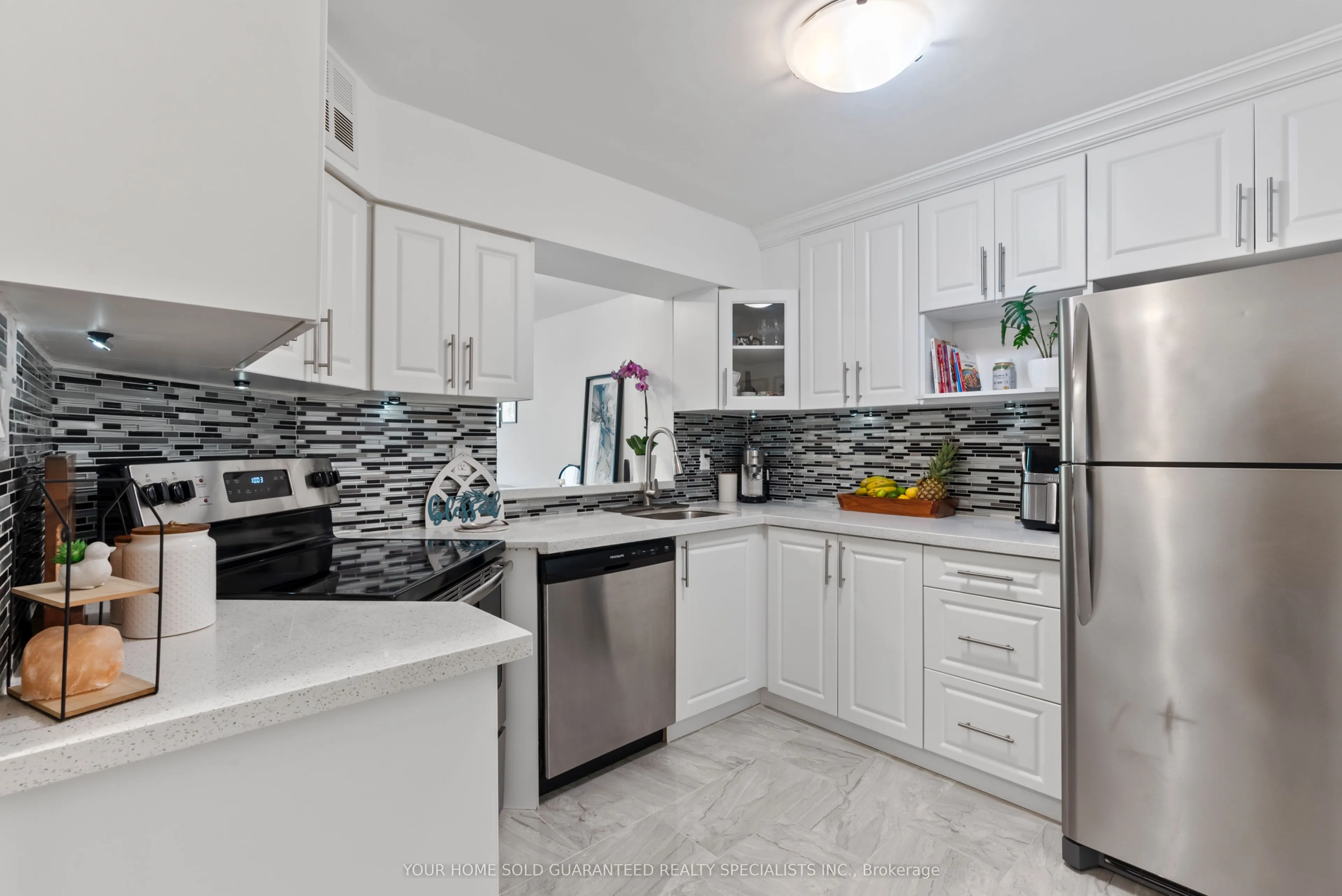 326 Major Mackenzie Drive E, #511