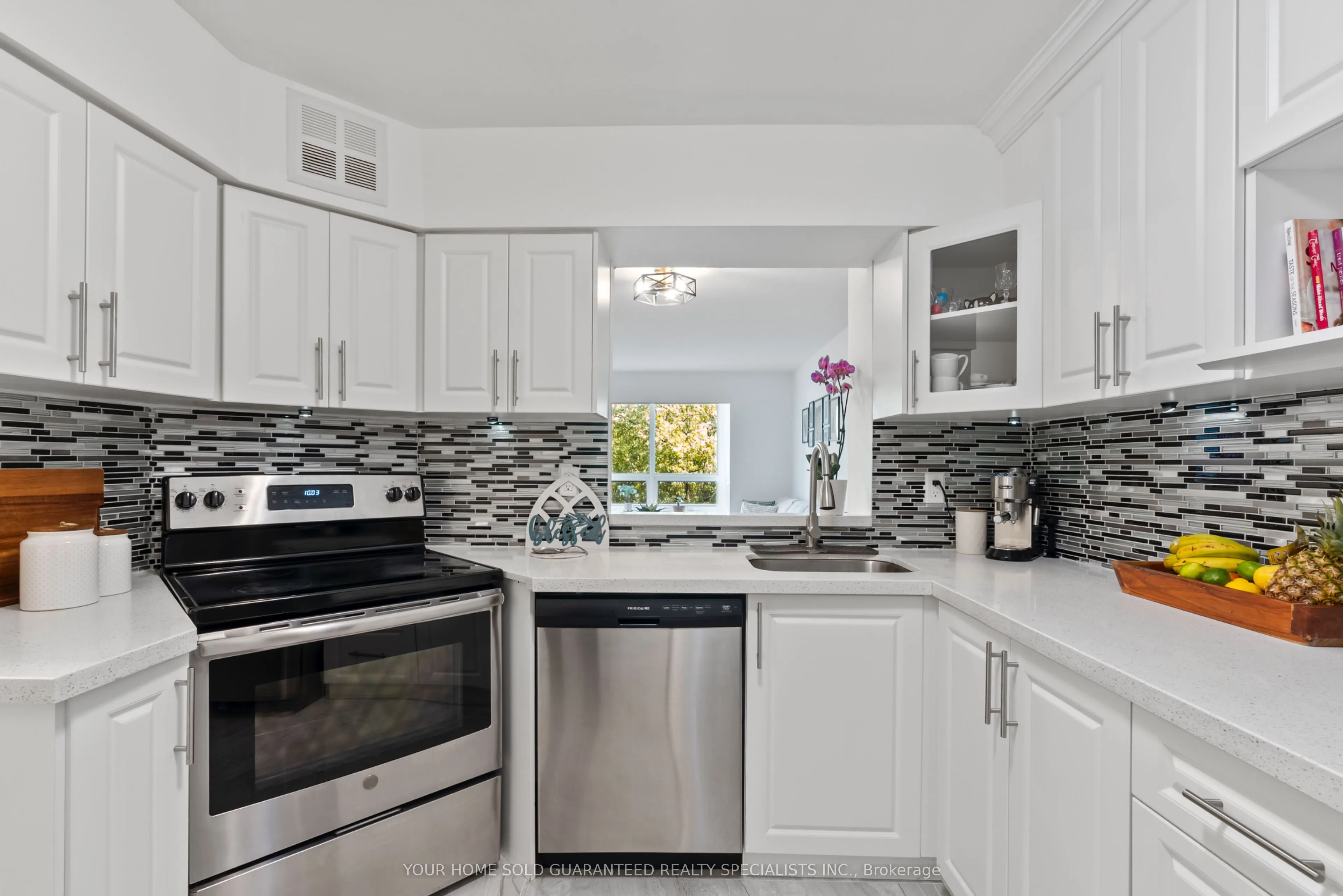 326 Major Mackenzie Drive E, #511