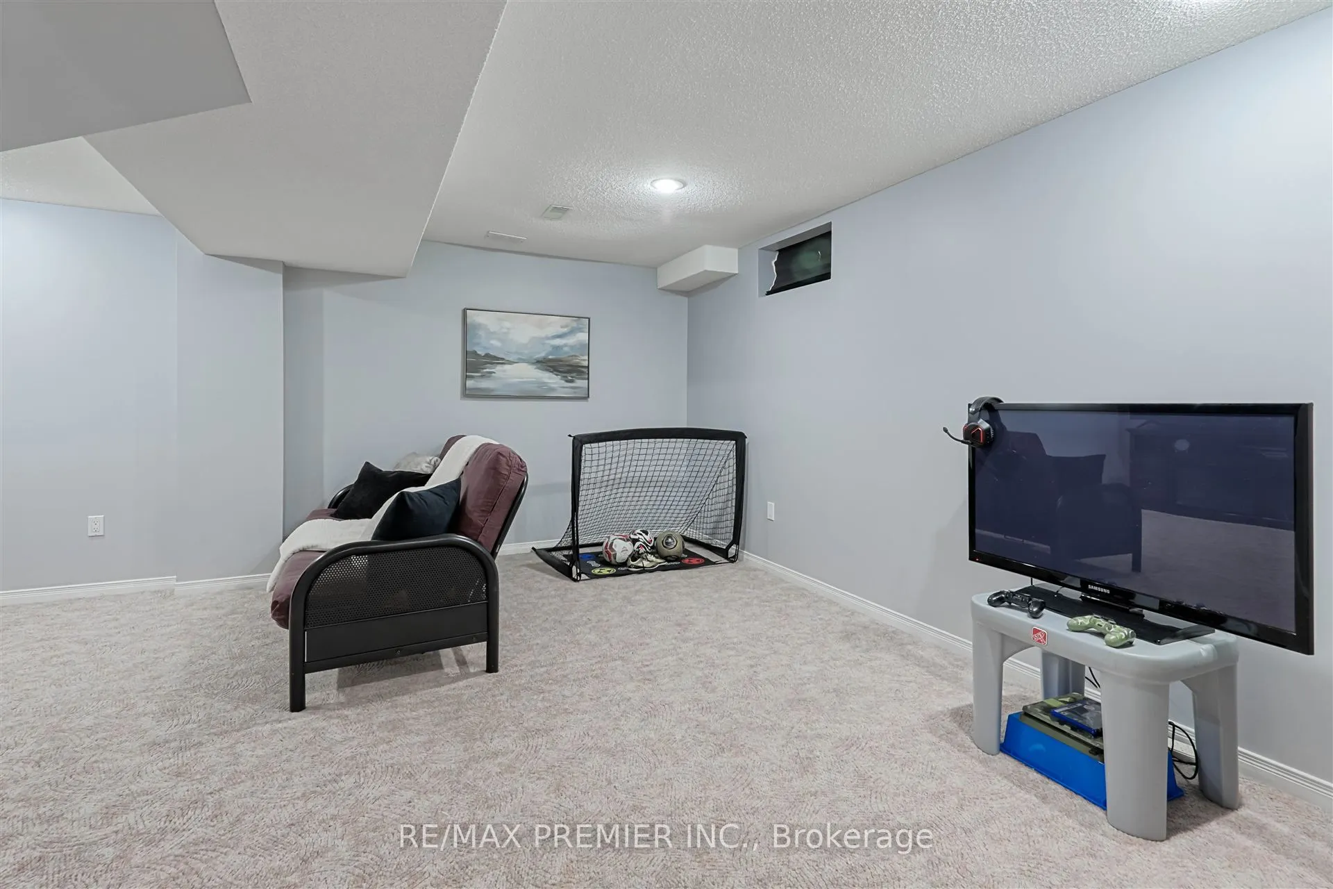 443 Carruthers Avenue