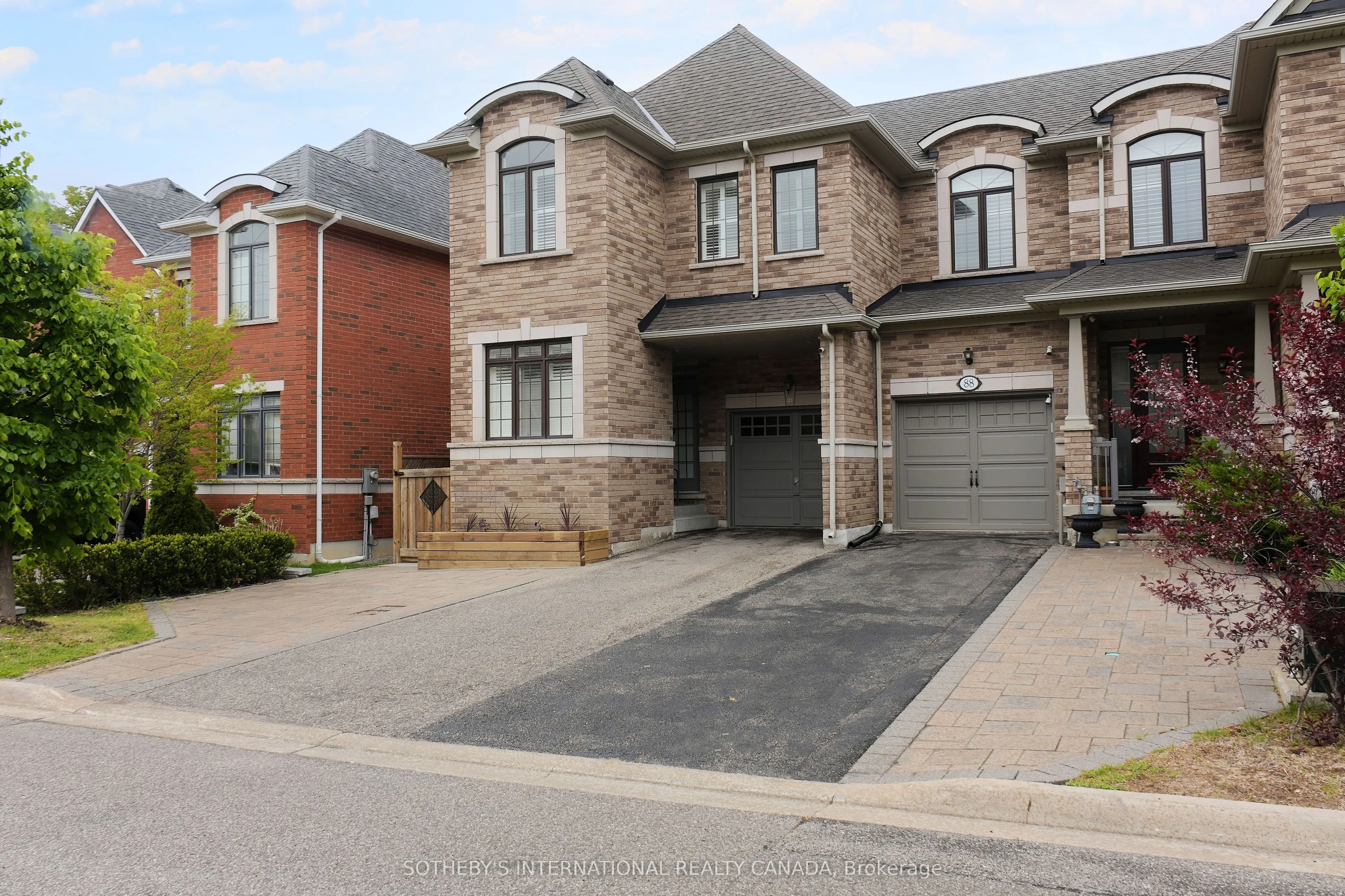 86 Alexie Way