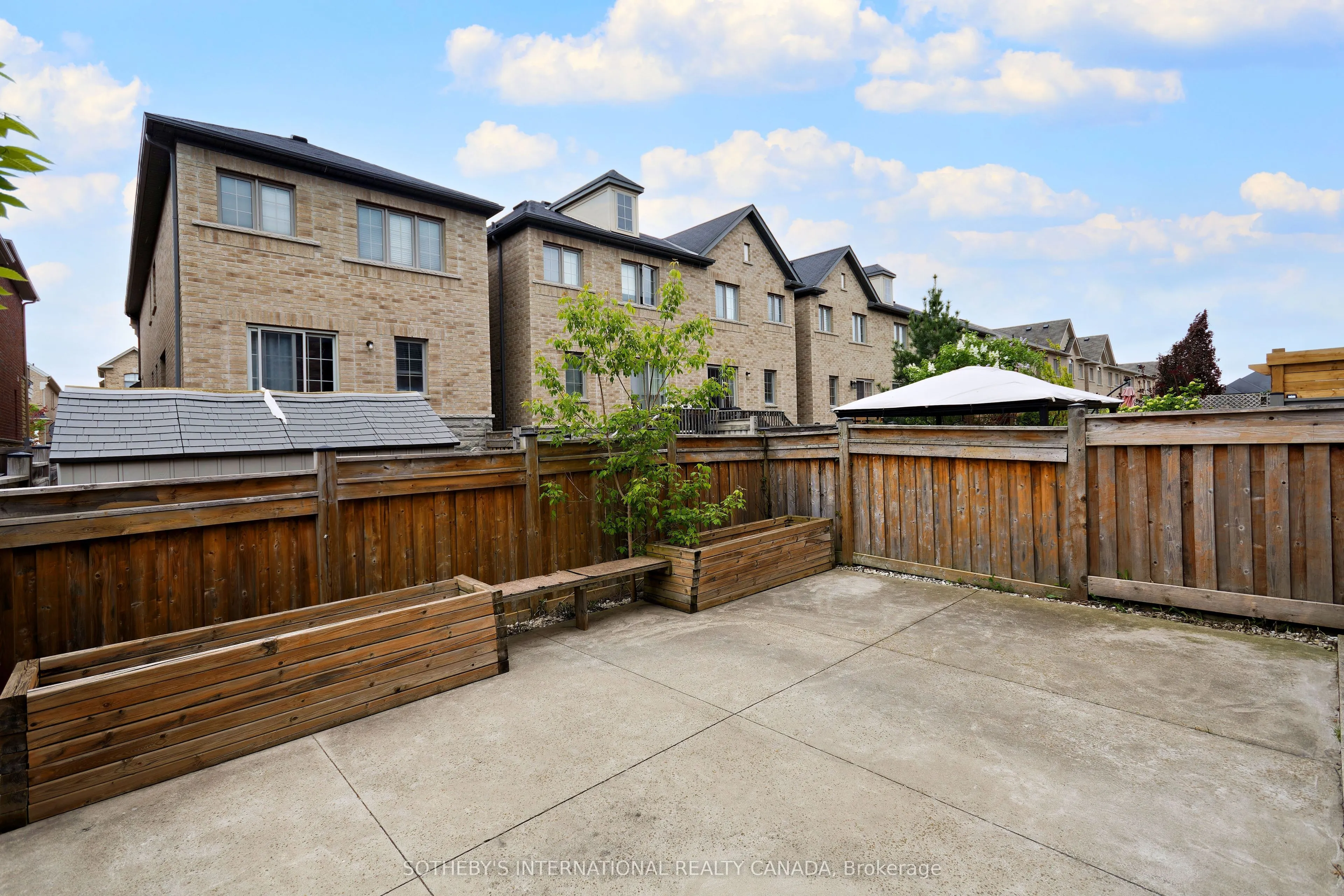 86 Alexie Way