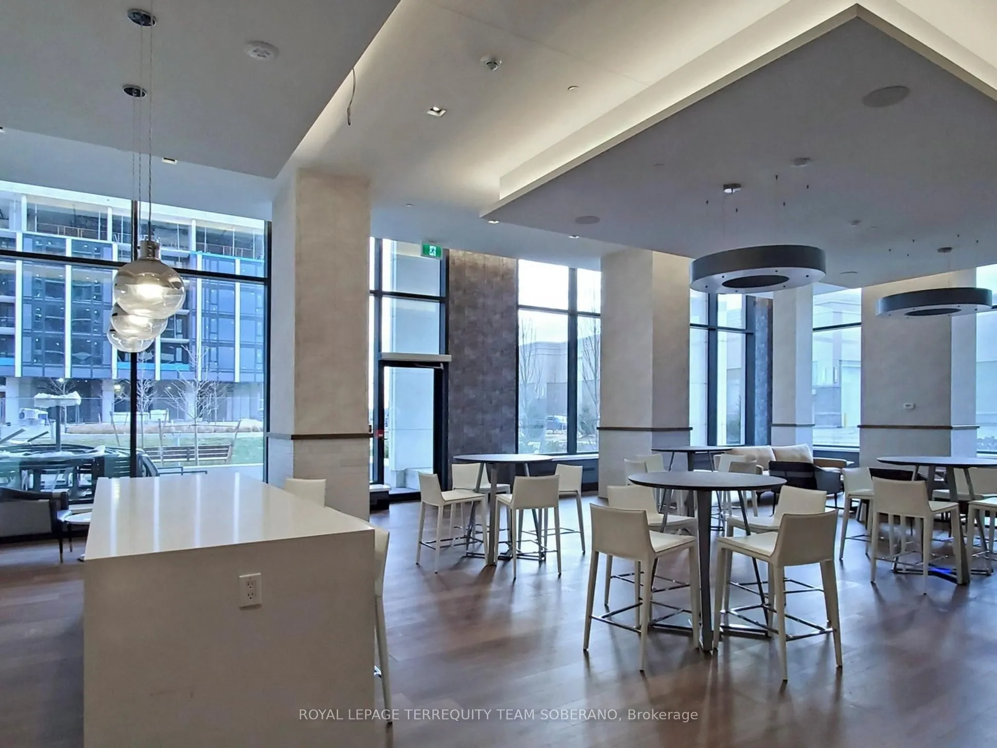 9000 Jane Street, #529