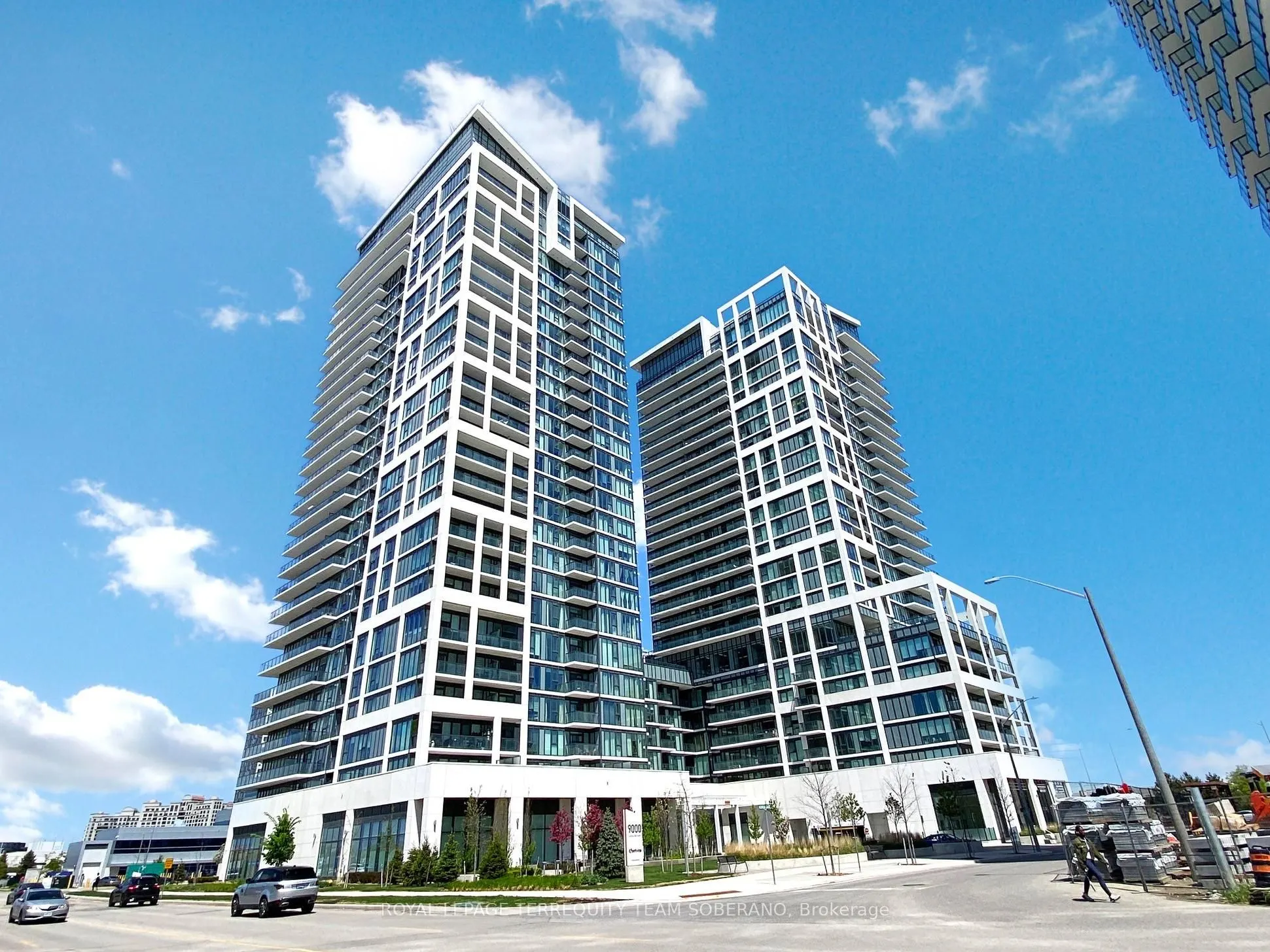 9000 Jane Street, #529