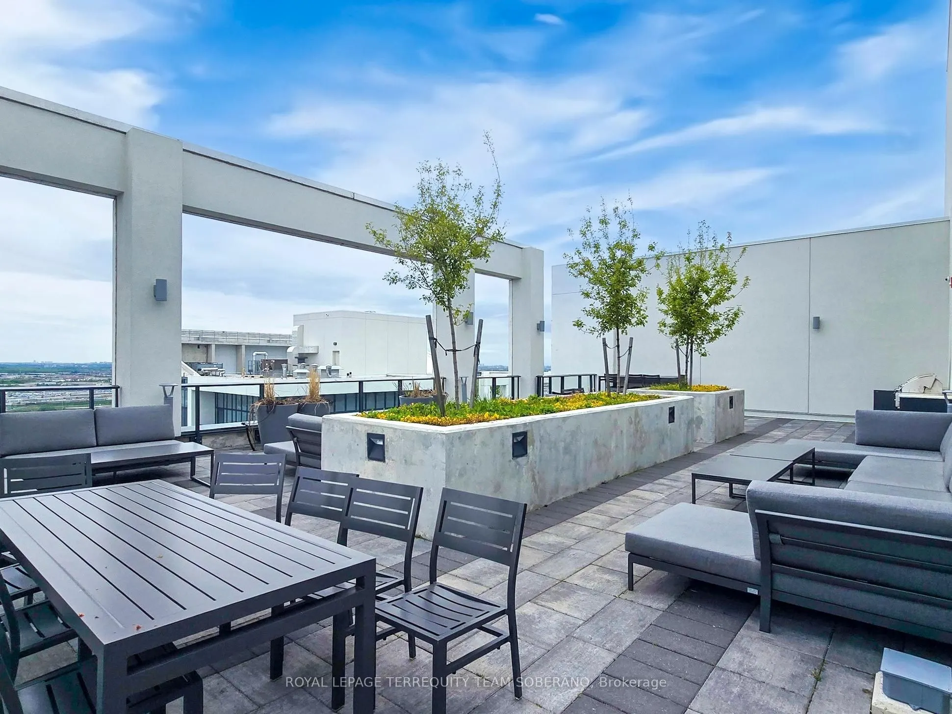 9000 Jane Street, #529
