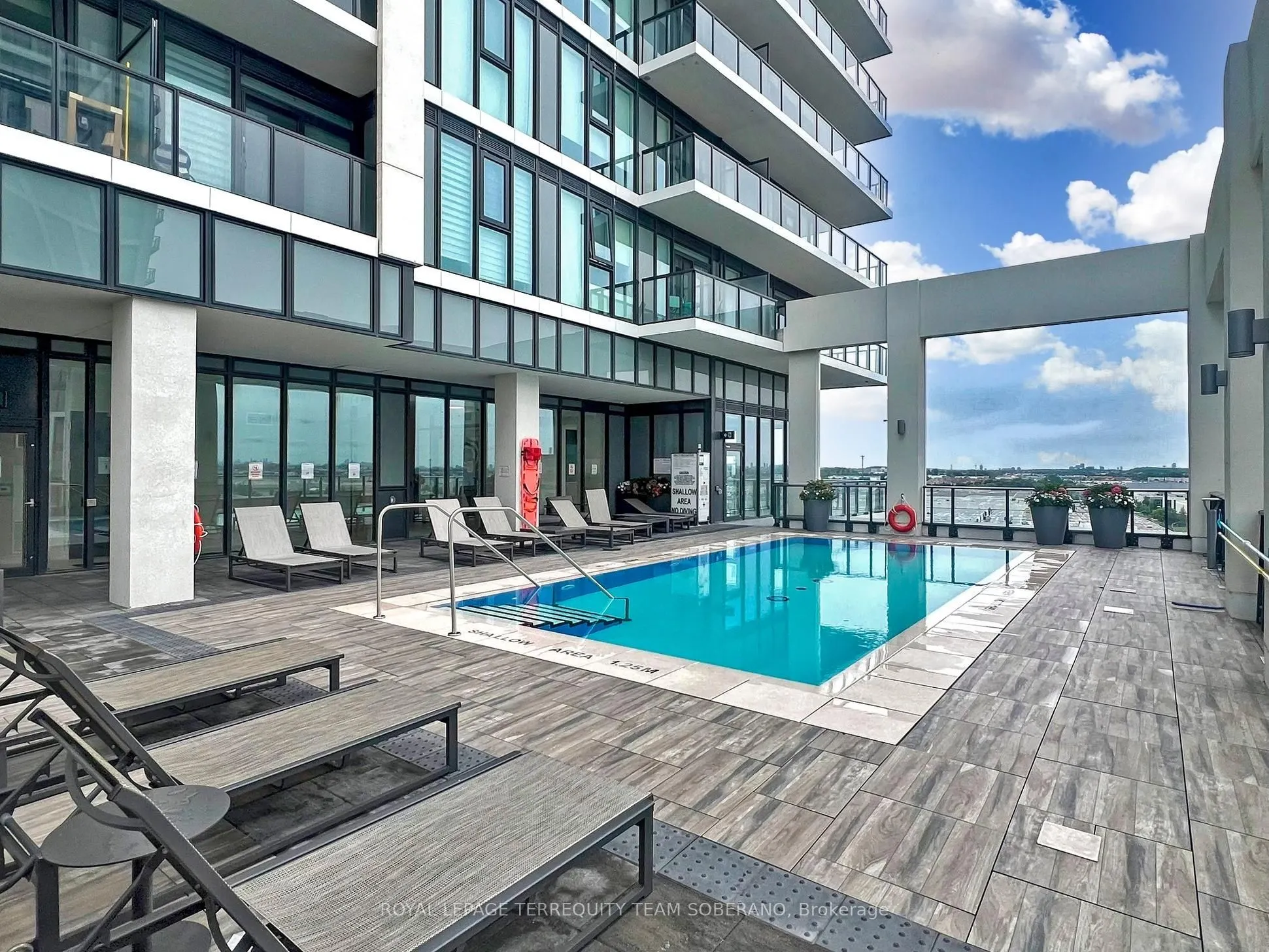 9000 Jane Street, #529