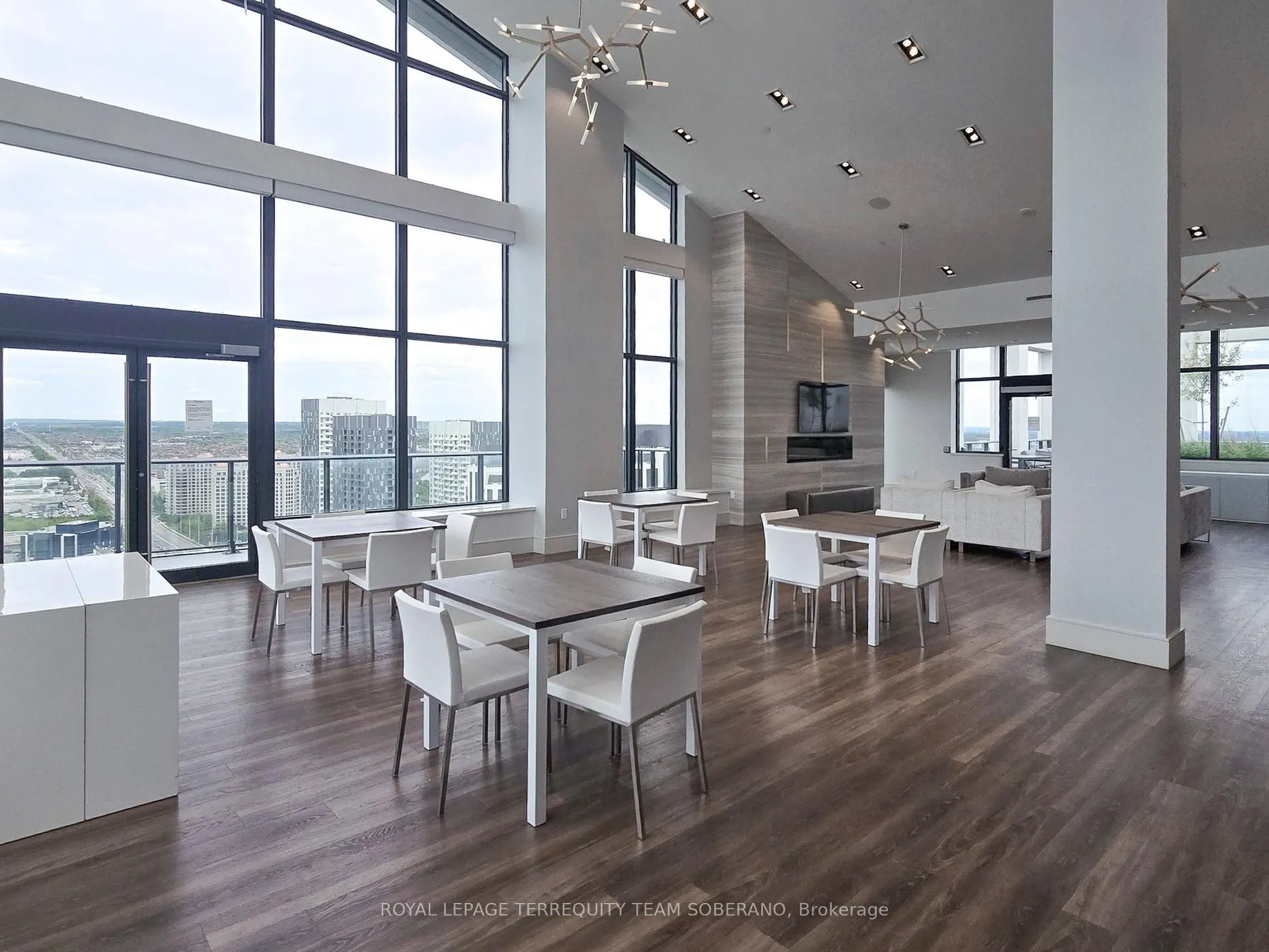 9000 Jane Street, #529