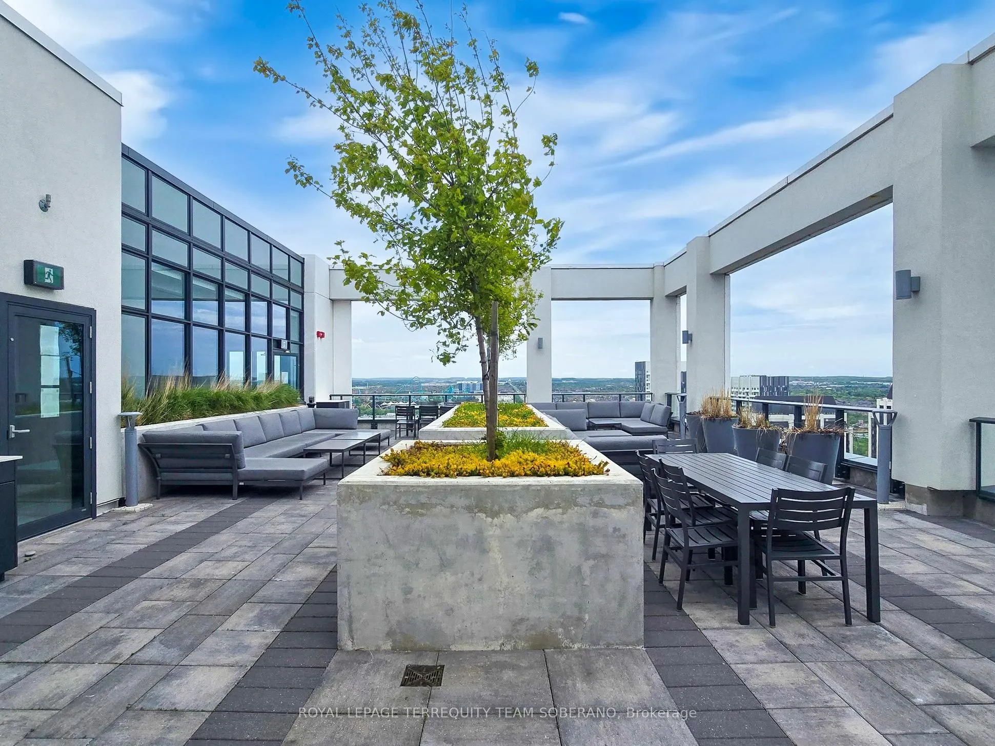 9000 Jane Street, #529