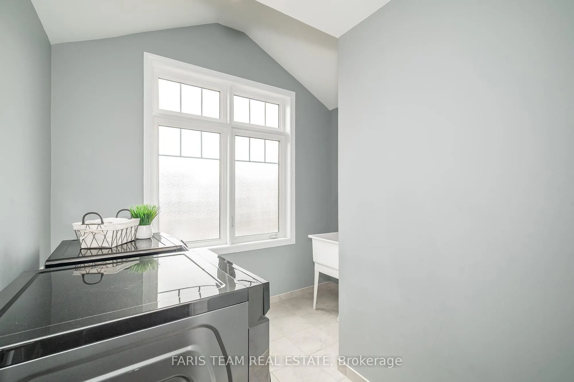 1464 Farrow Crescent